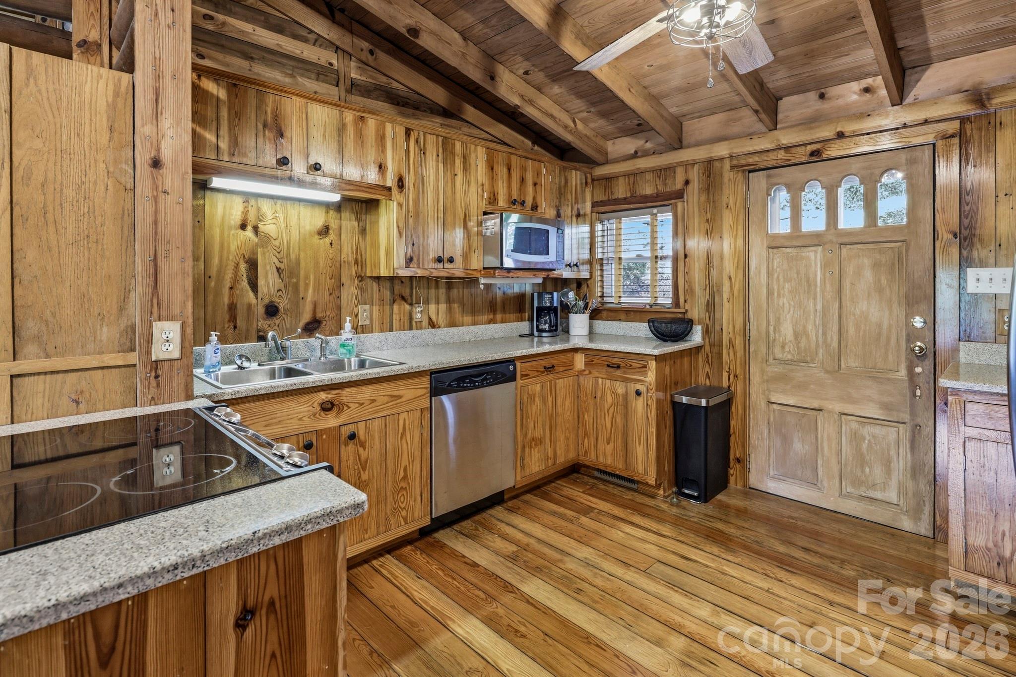 118 Rock Point Road Property Photo 14