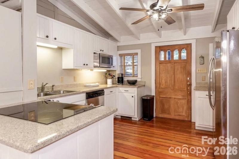 118 Rock Point Road Property Photo 15