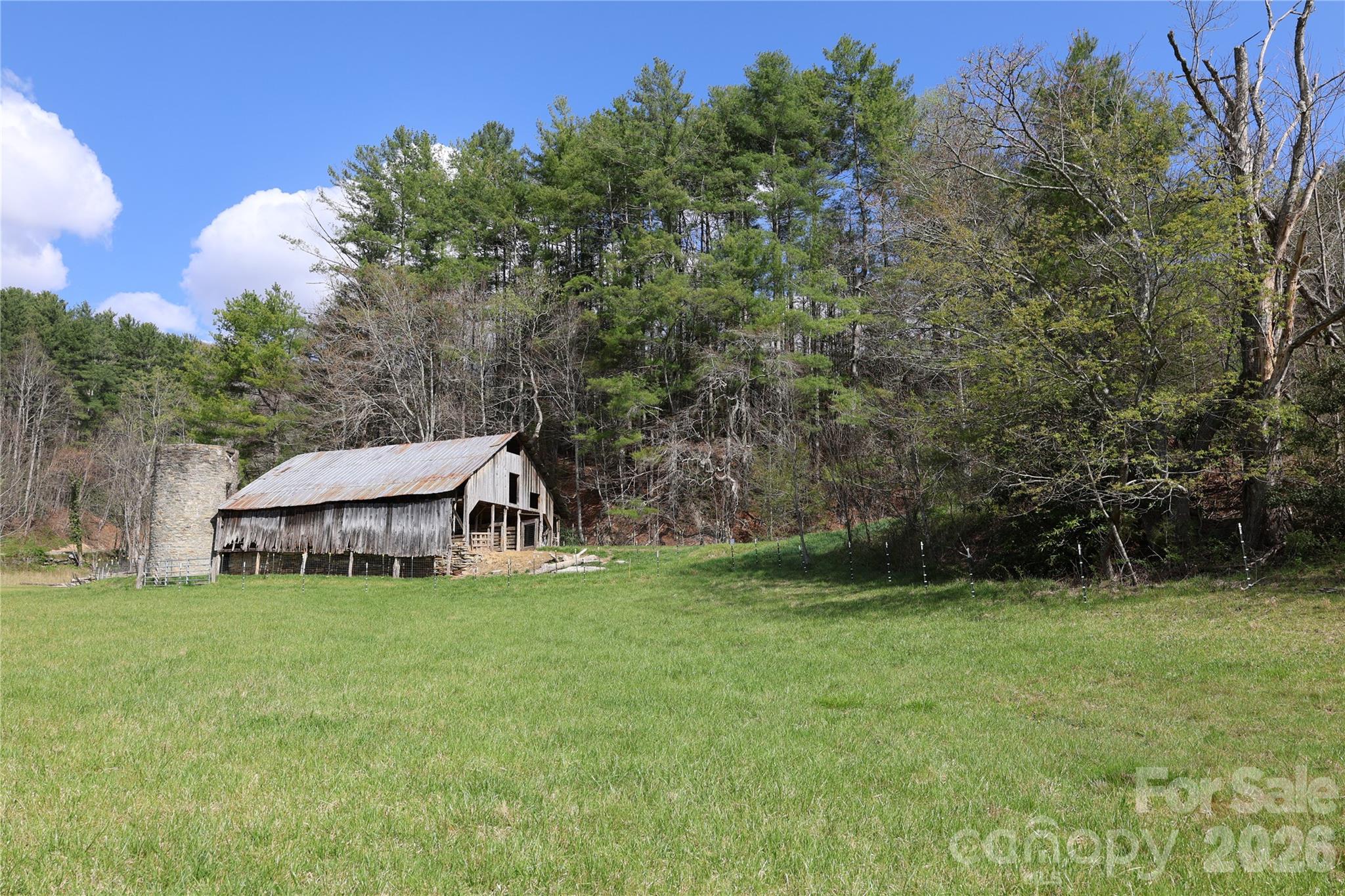 1422 Middle Fork Road Property Photo 3