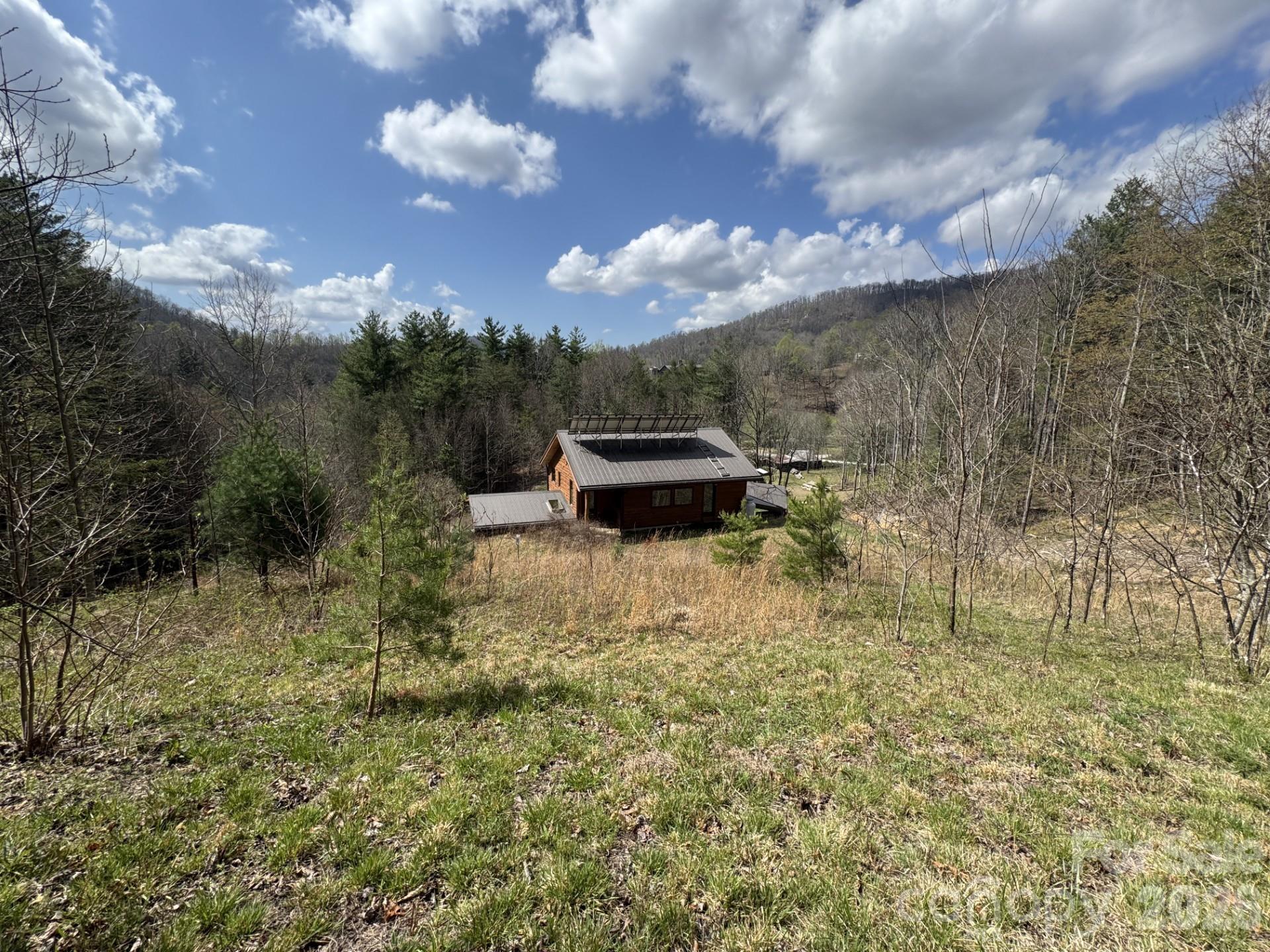 1422 Middle Fork Road Property Photo 5