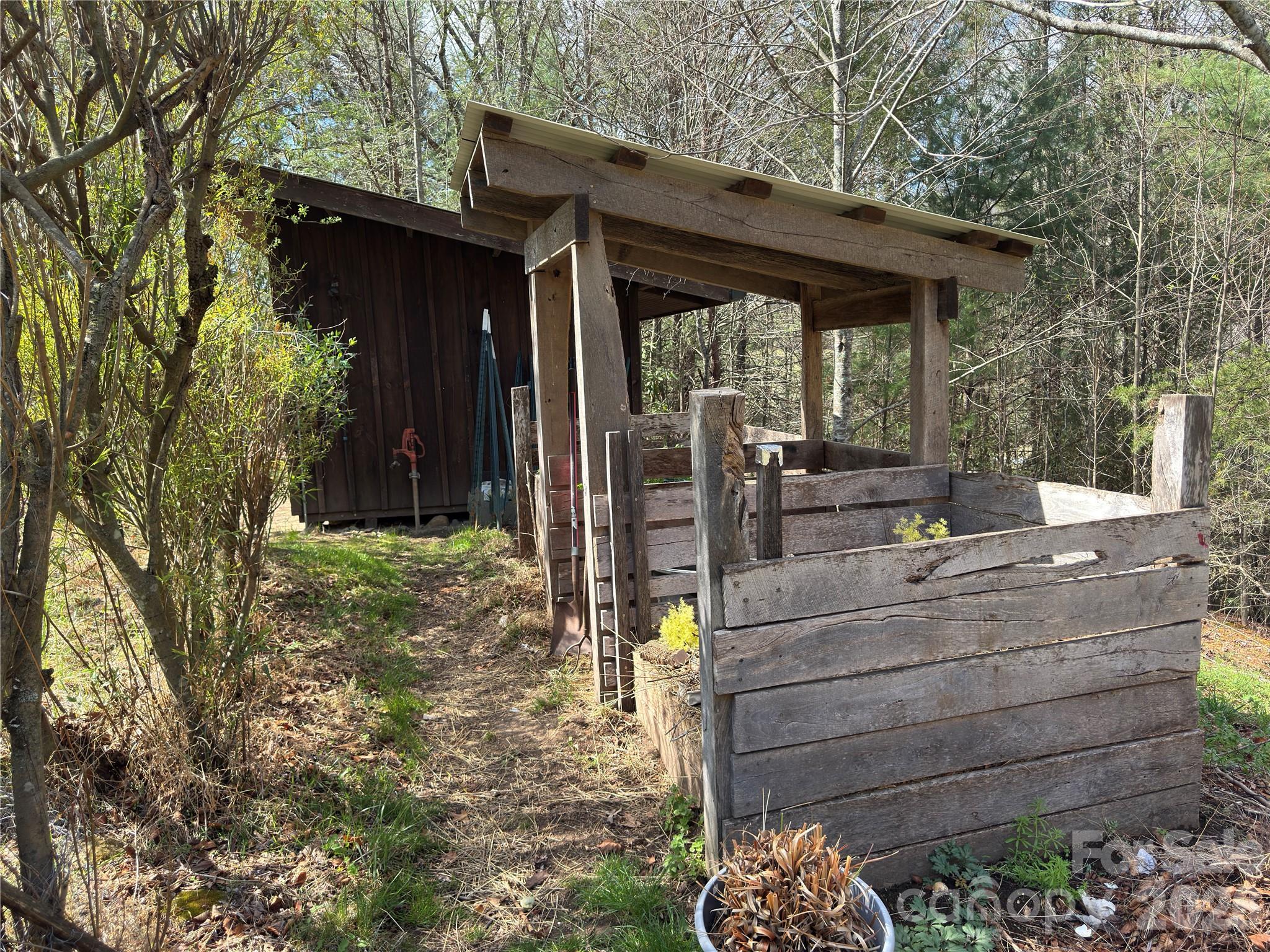 1422 Middle Fork Road Property Photo 44
