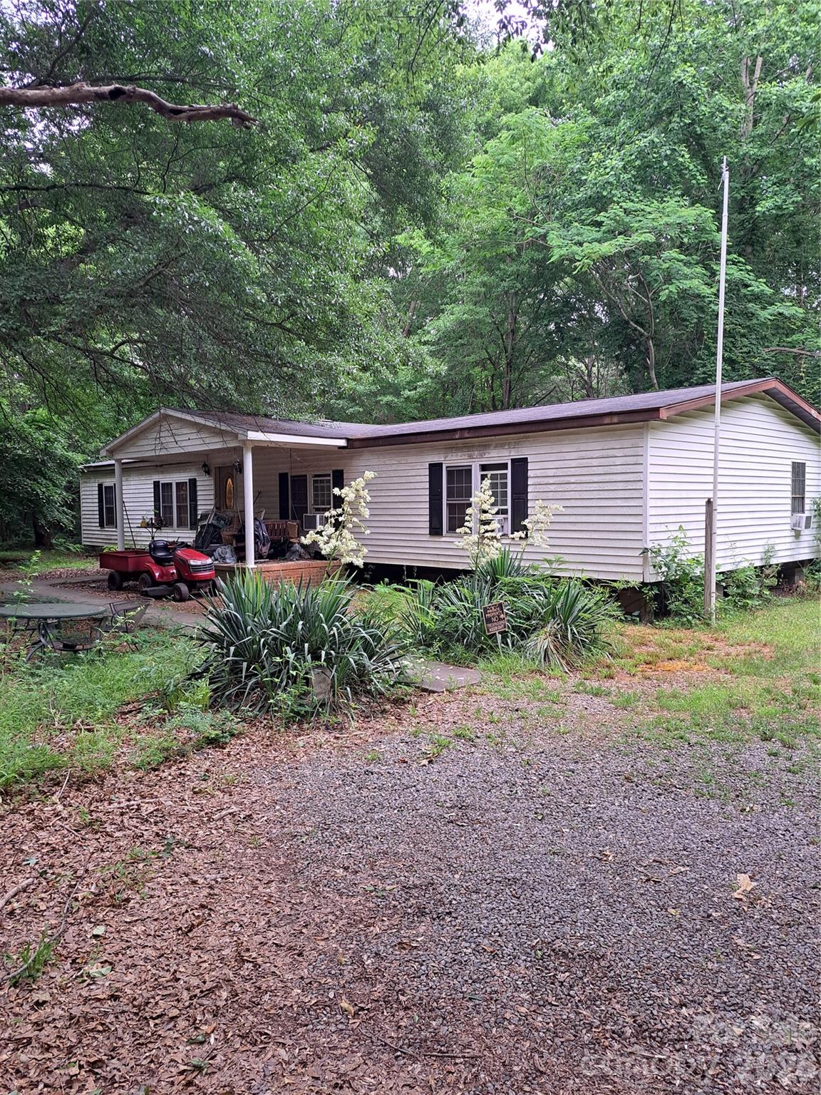 5023 Dogwood Lane Property Photo 1