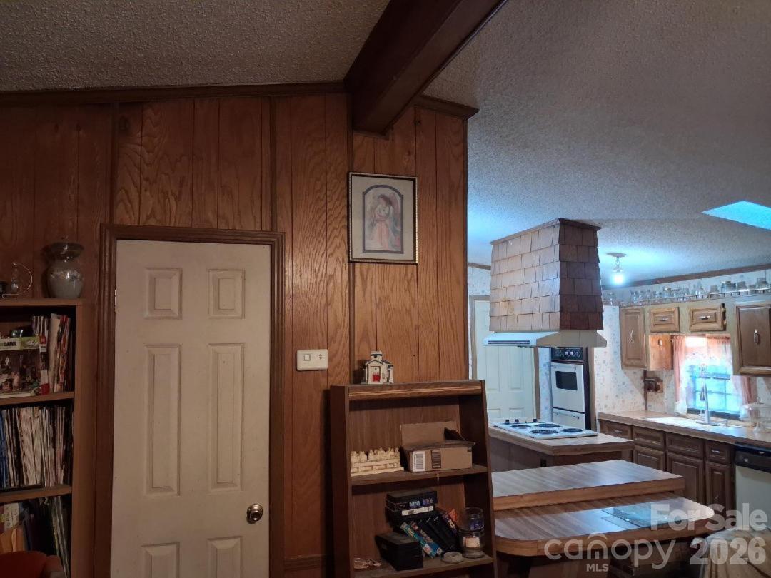 5023 Dogwood Lane Property Photo 7