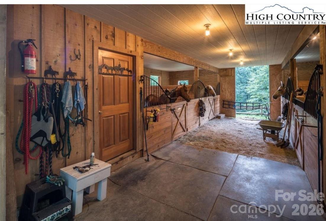 130 Hawkbill Road +barn+apartment Property Photo 26