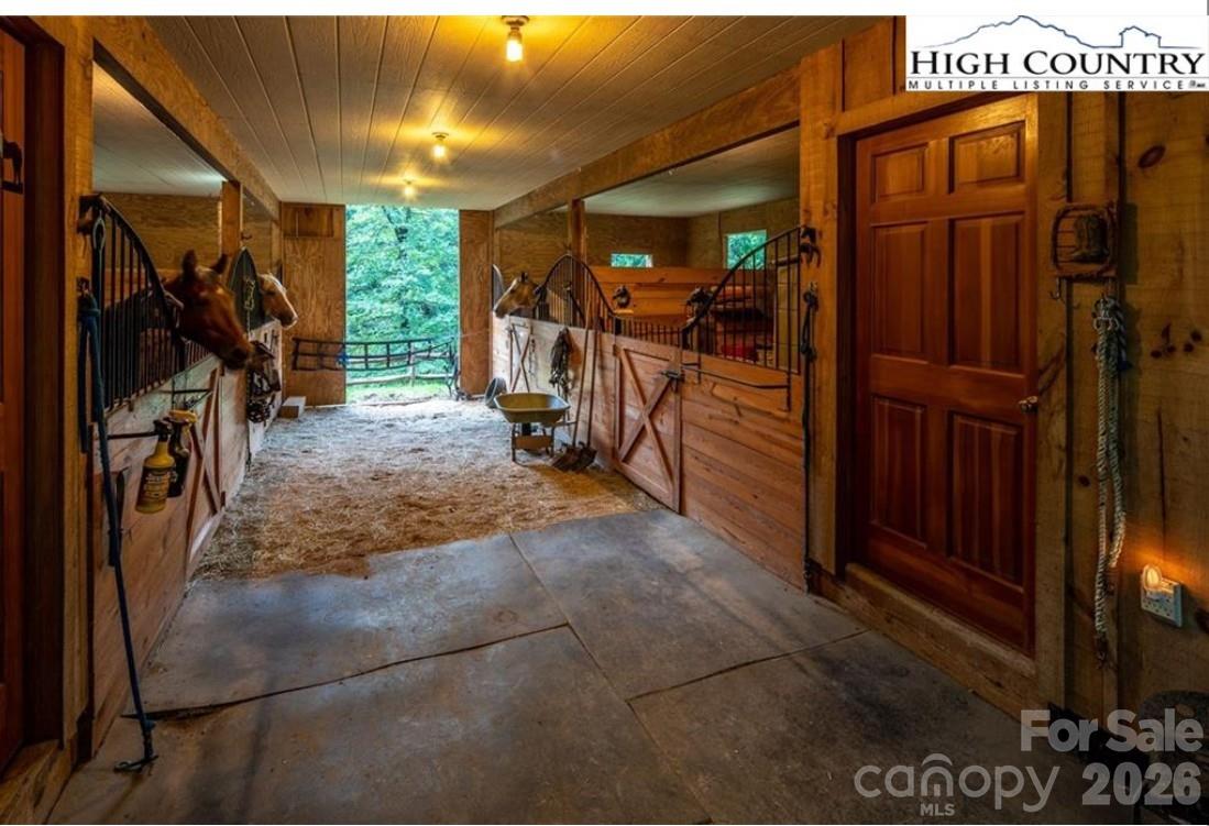 130 Hawkbill Road +barn+apartment Property Photo 27