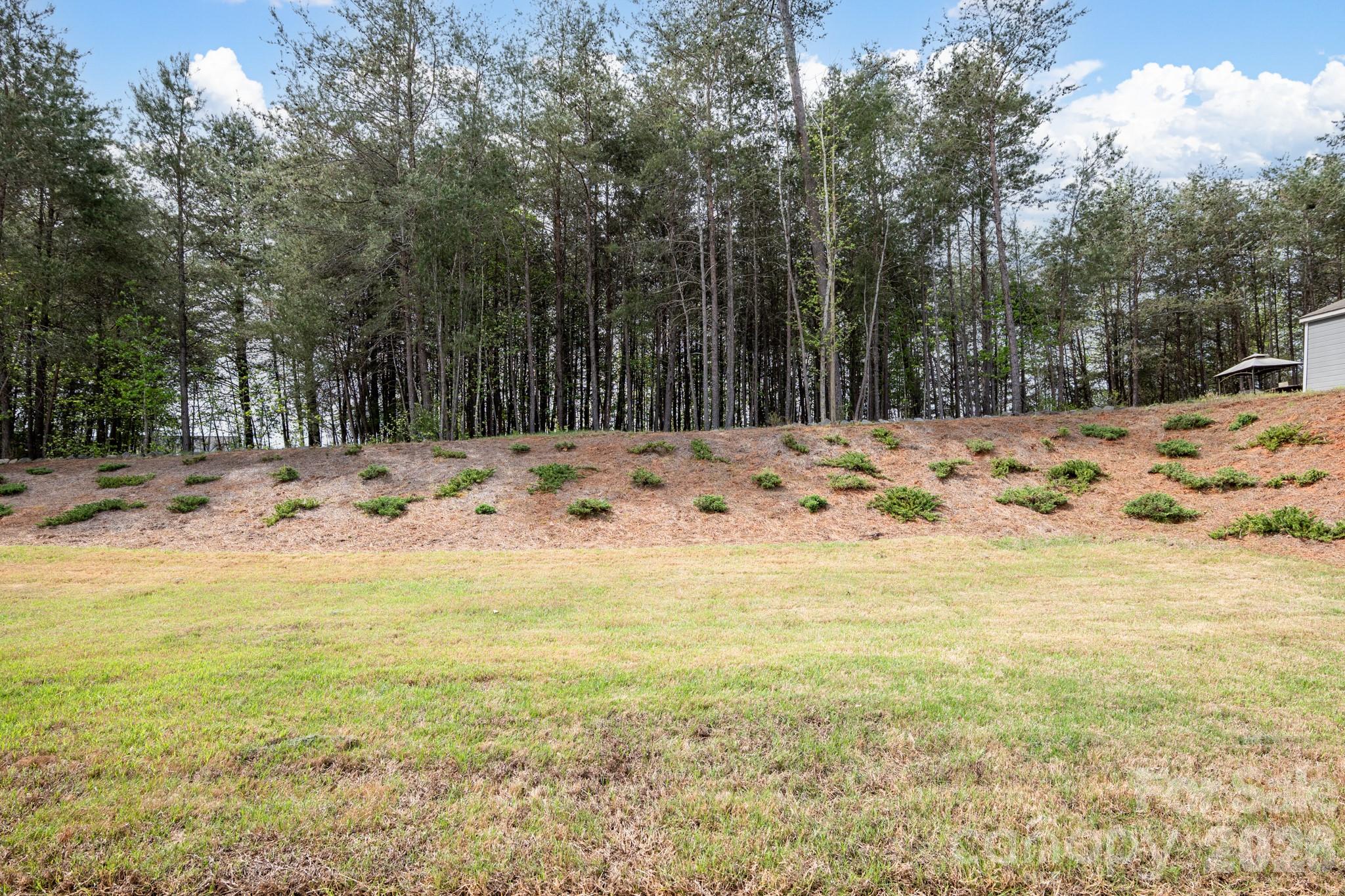 16136 Commodore Drive Property Photo 2