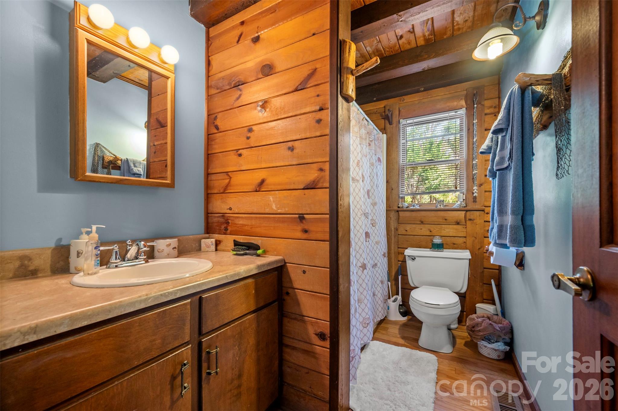 101 Cove Creek Drive Property Photo 15