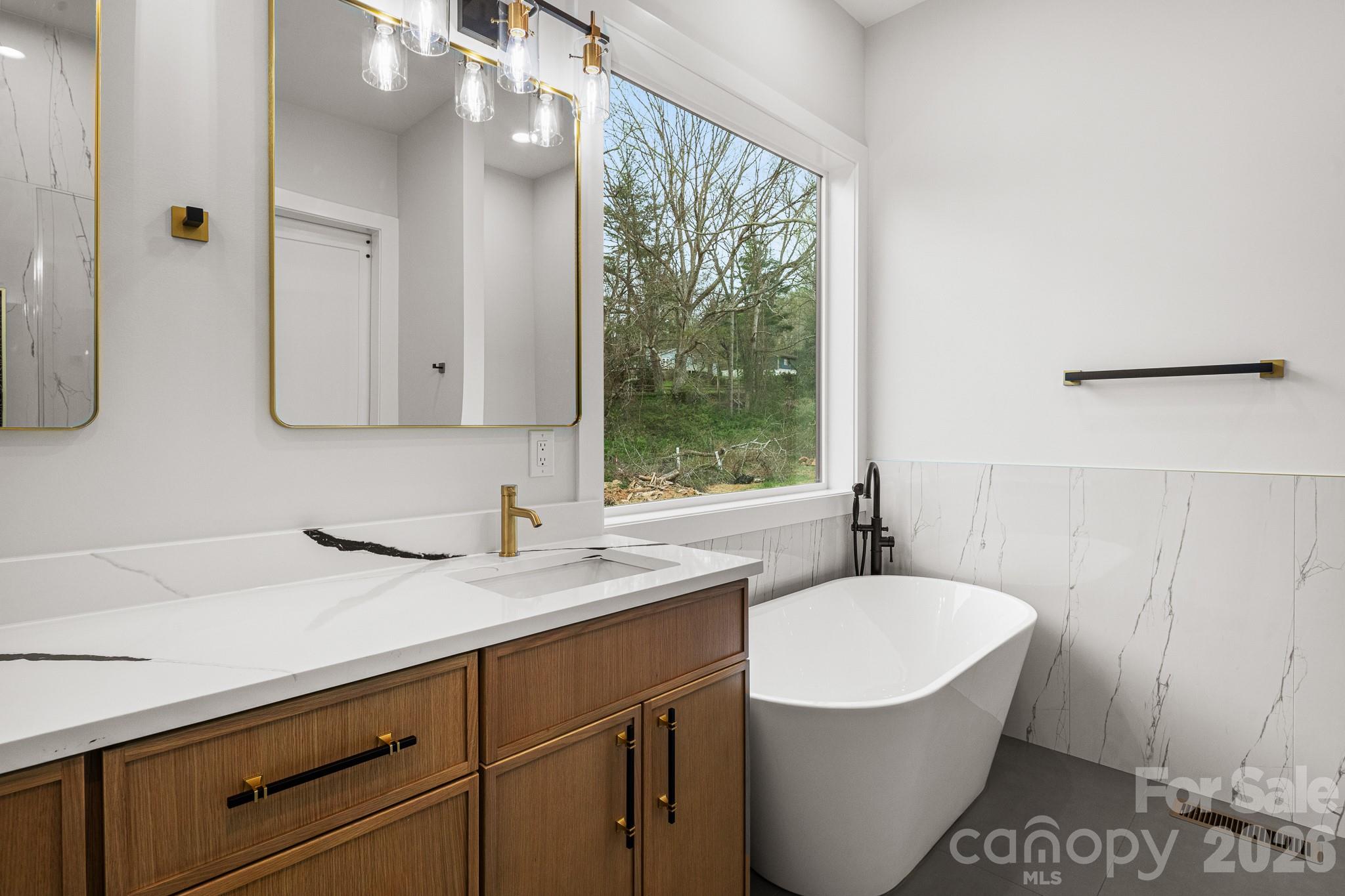 8 Overlook Place 4 Property Photo 10