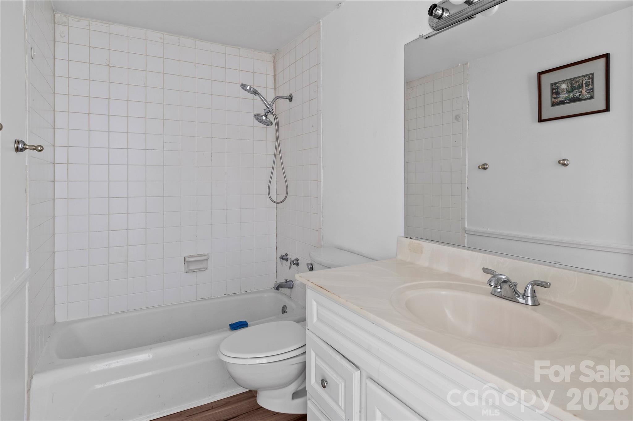 1739 S Hawthorne Road Property Photo 12