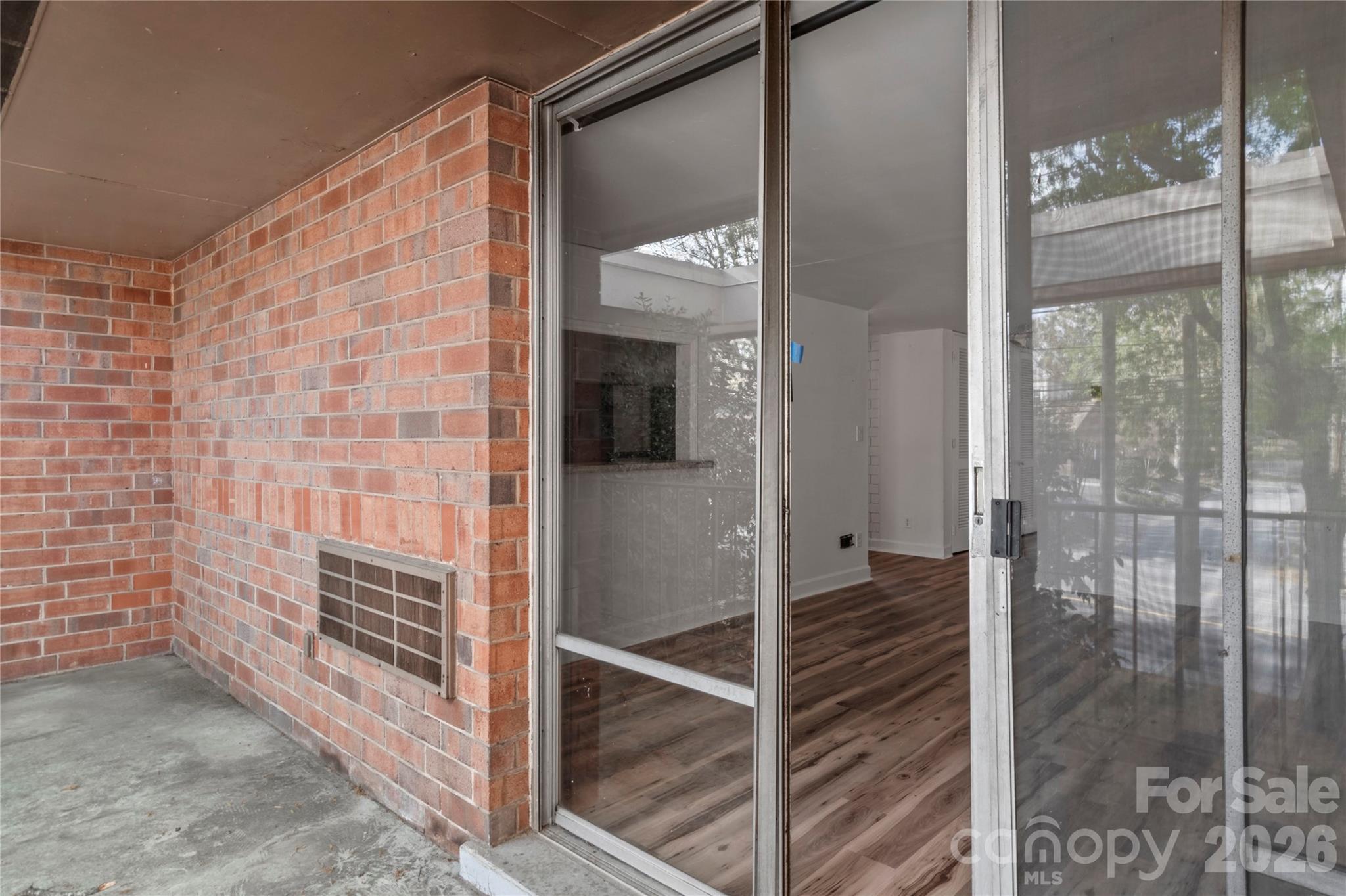 1739 S Hawthorne Road Property Photo 18