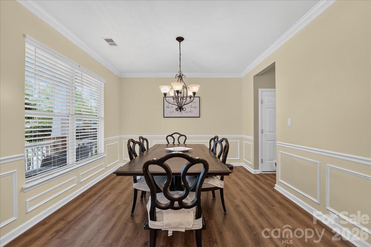 8006 Fine Robe Drive Property Photo 3