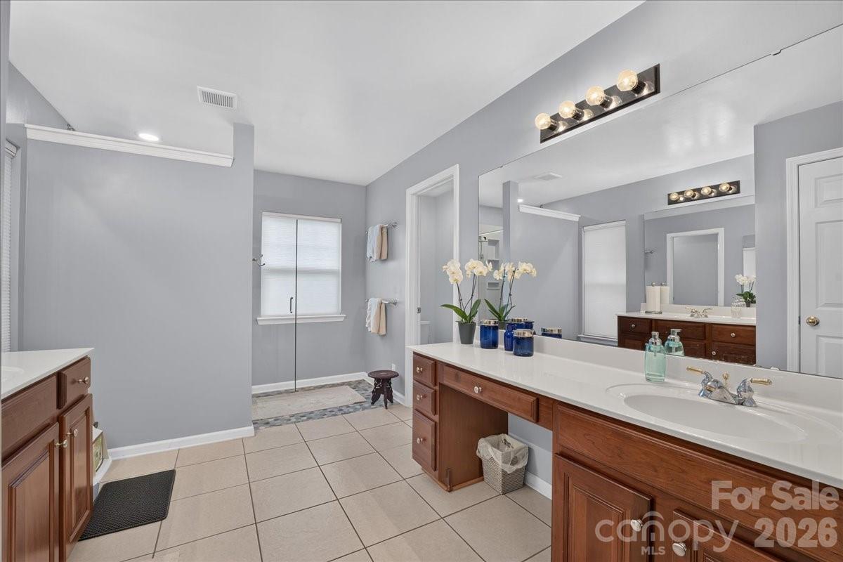 8006 Fine Robe Drive Property Photo 27