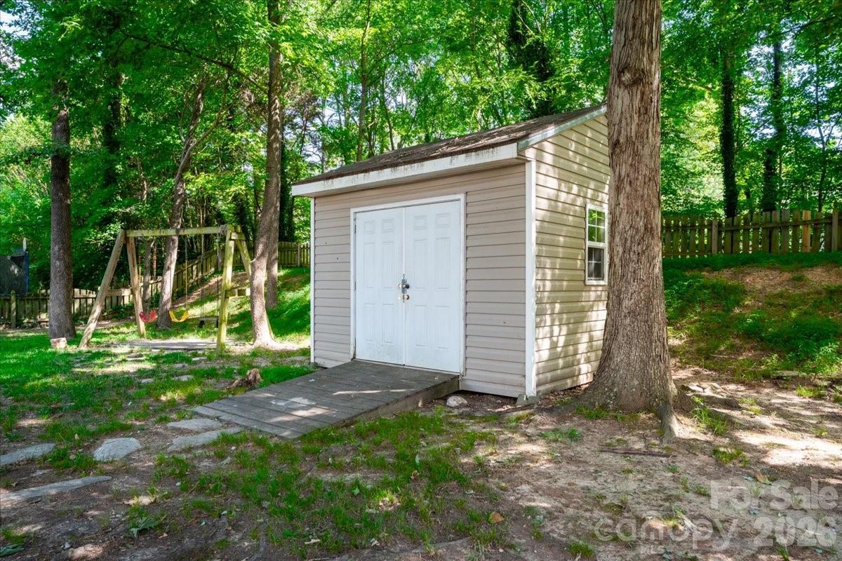 8006 Fine Robe Drive Property Photo 36