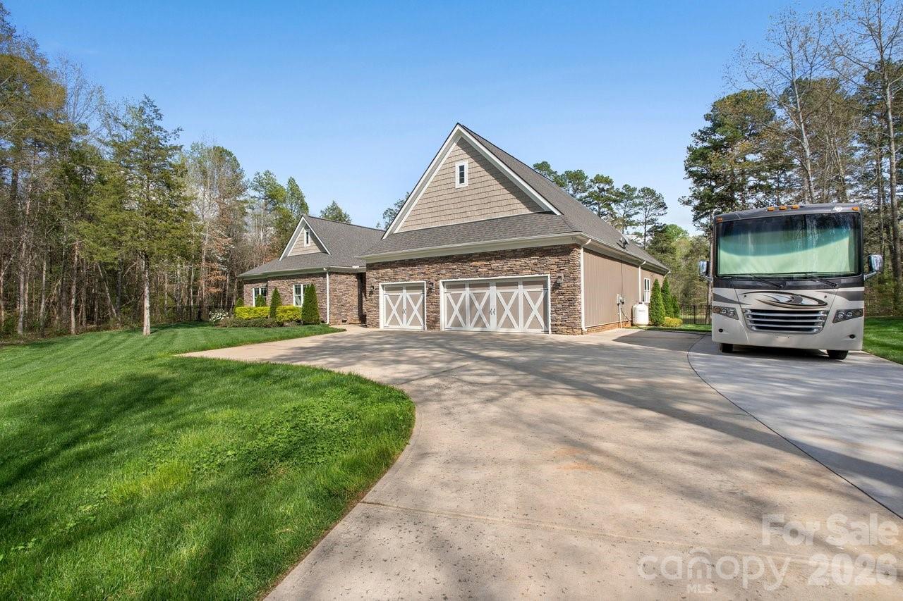 345 Barnwood Drive Property Photo 4