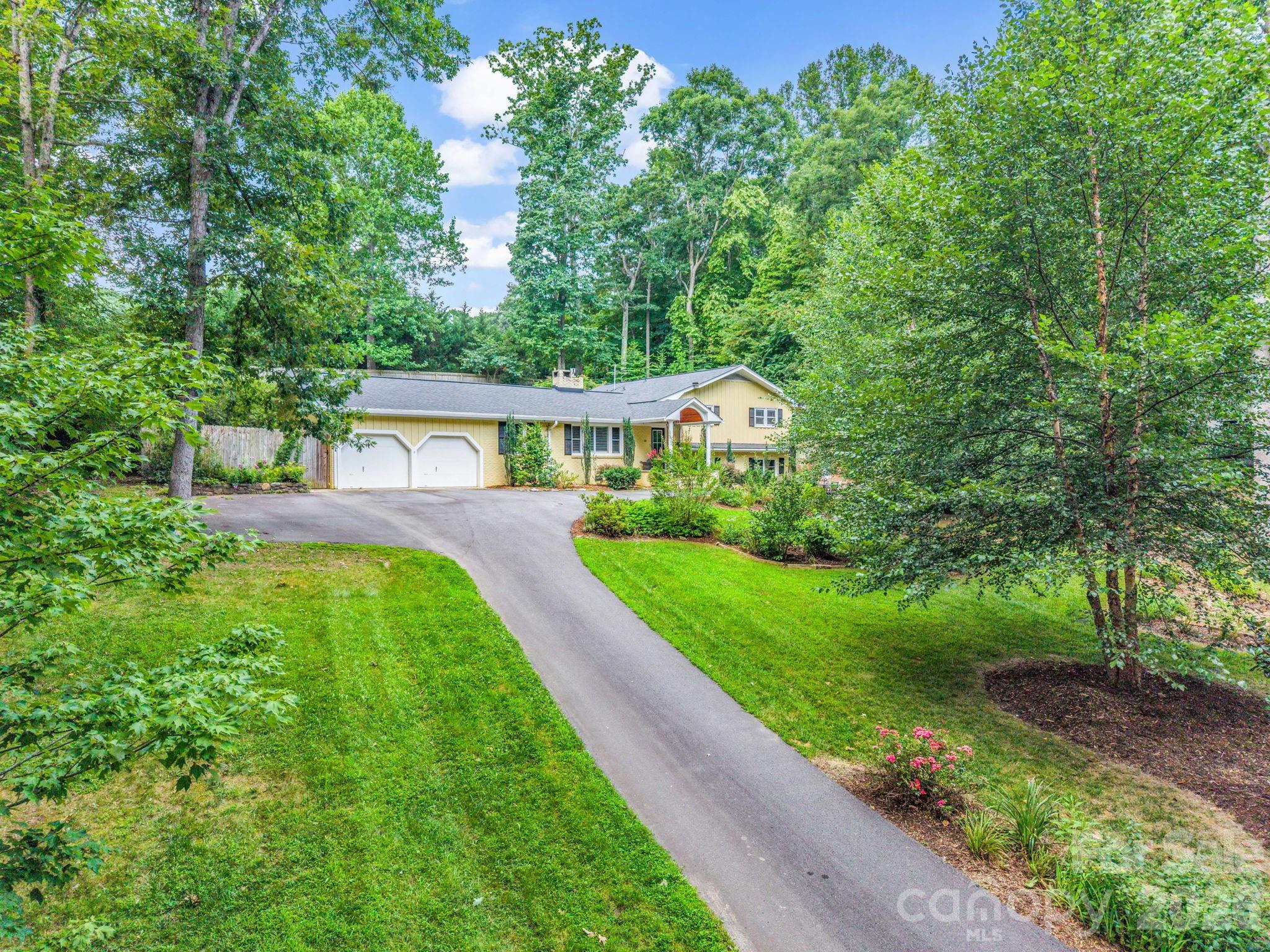 111 Dogwood Drive Property Photo 1