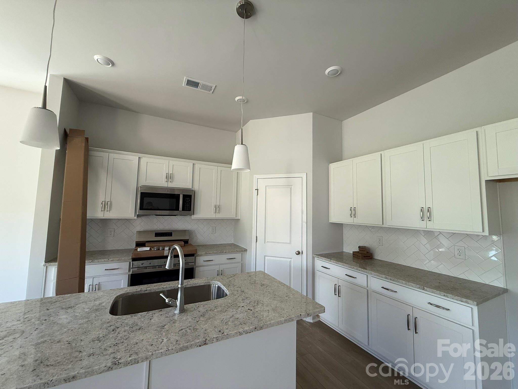 1301 Bansal Drive 186 Property Photo 9