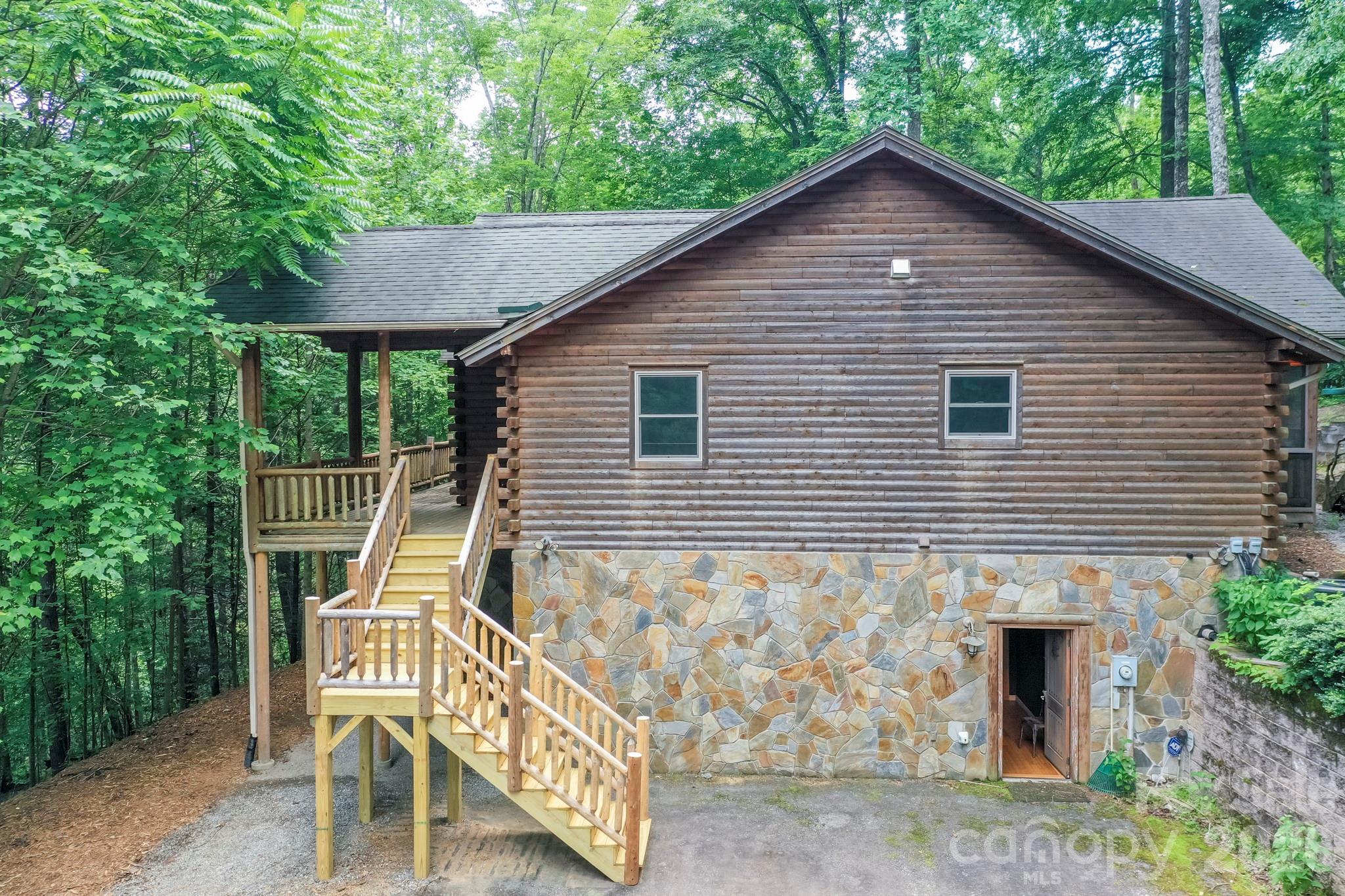 184 Sunlight Path Property Photo 1