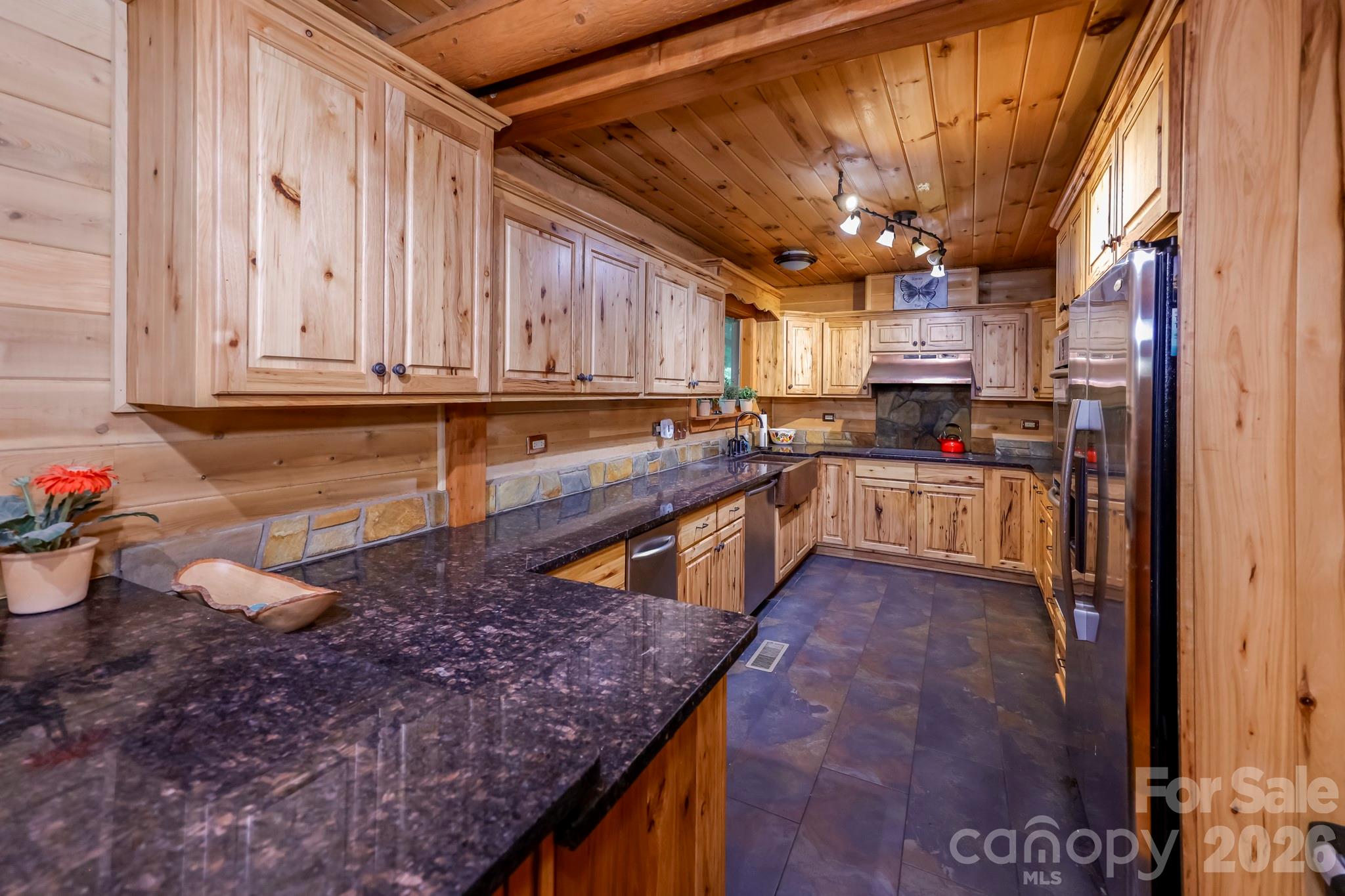 184 Sunlight Path Property Photo 10