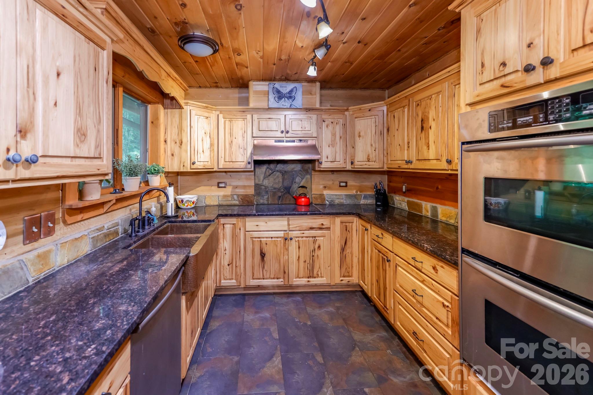 184 Sunlight Path Property Photo 11