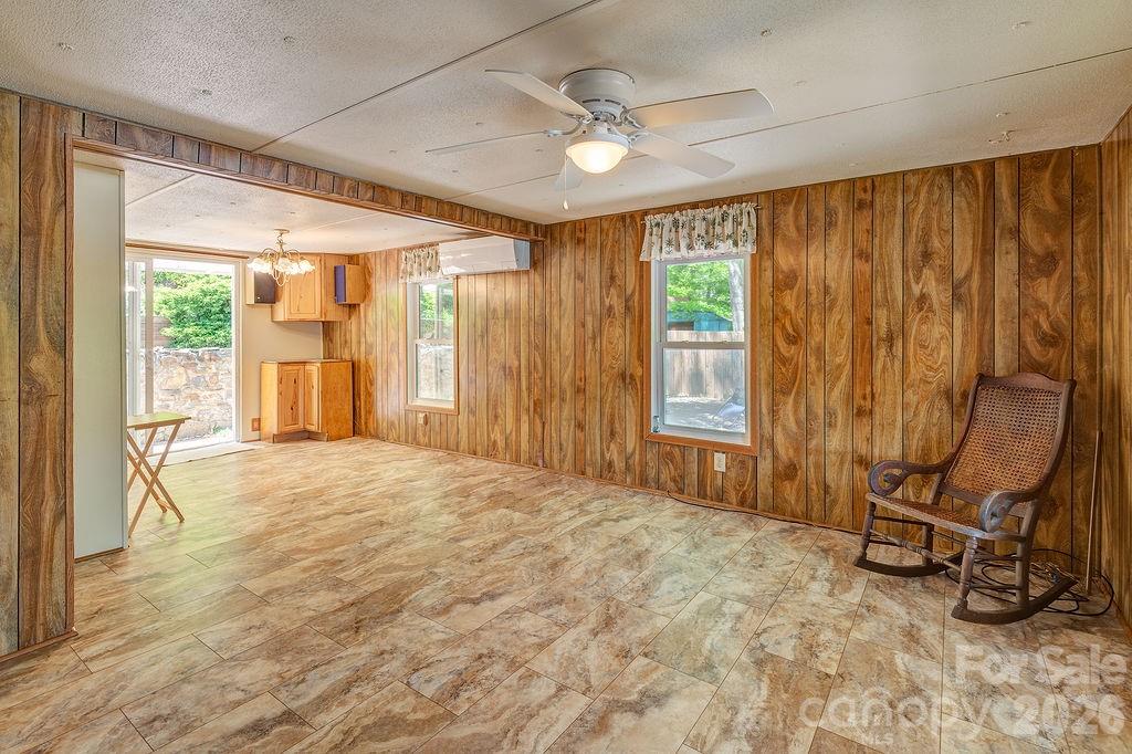 64 Haw Creek Circle Property Photo 3