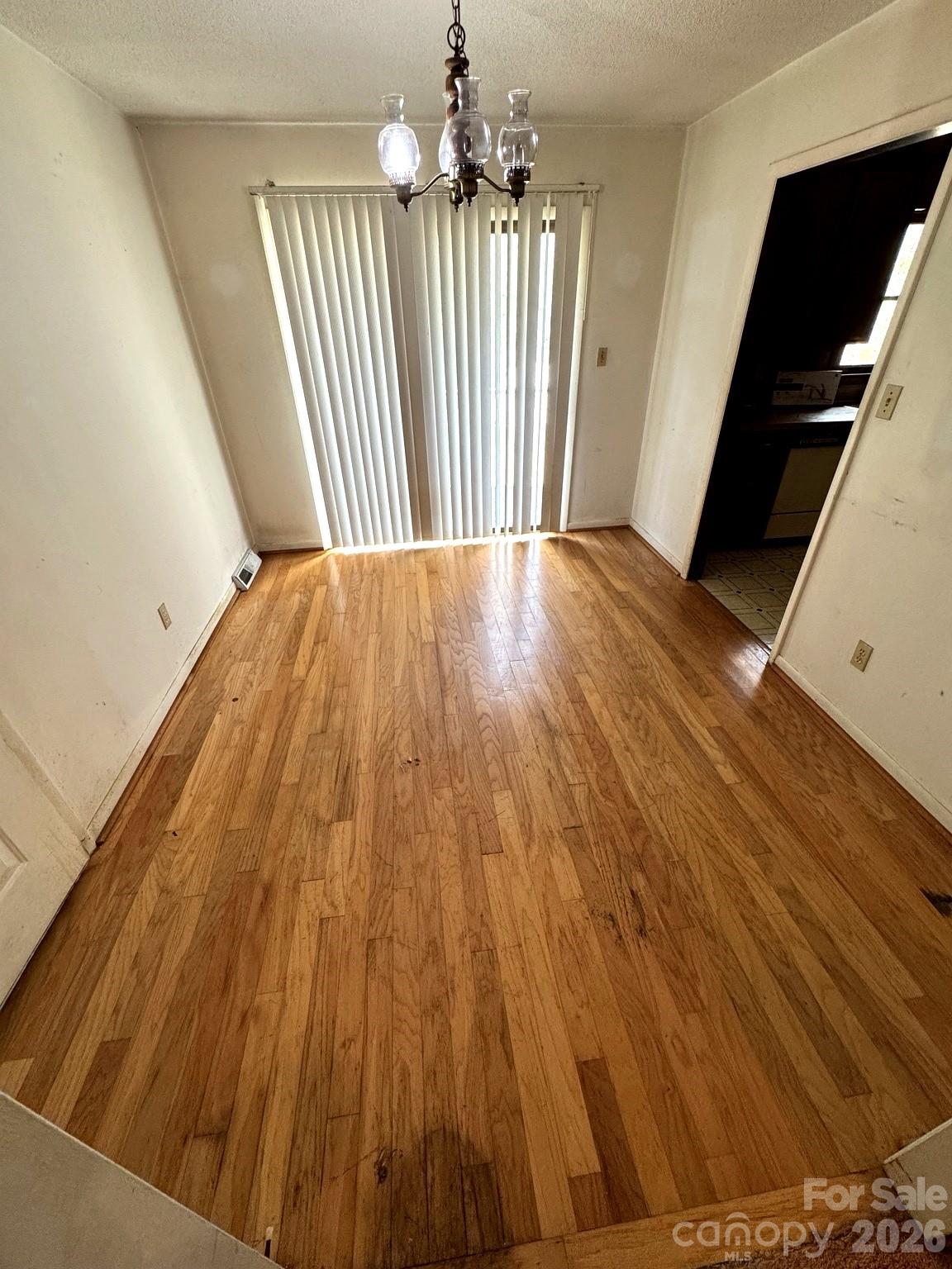 3968 Dover Street Property Photo 4