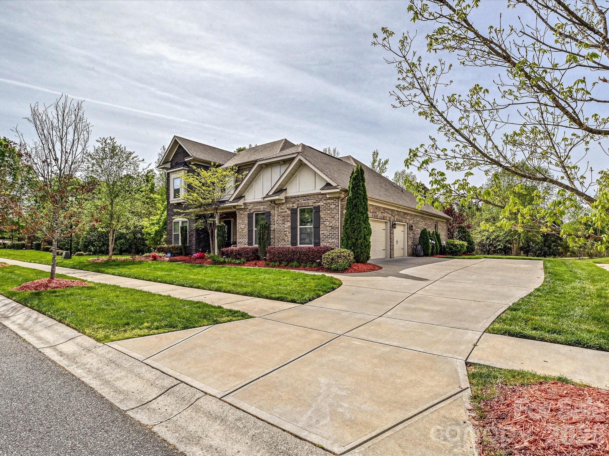 101 Enclave Boulevard Property Photo 2