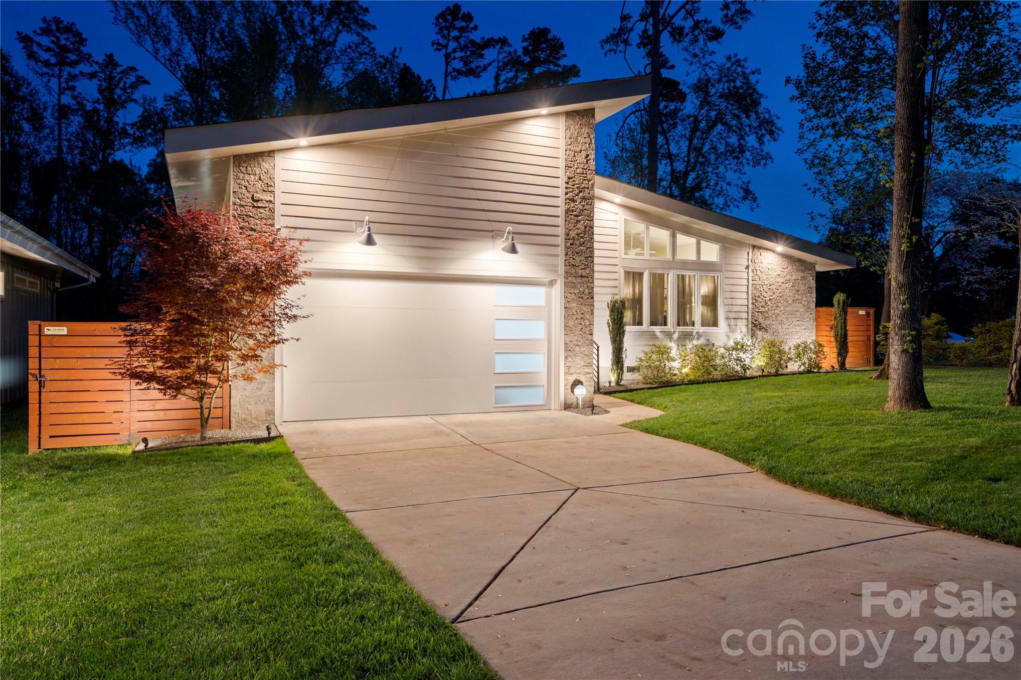 1852 Lakedell Drive Property Photo 1
