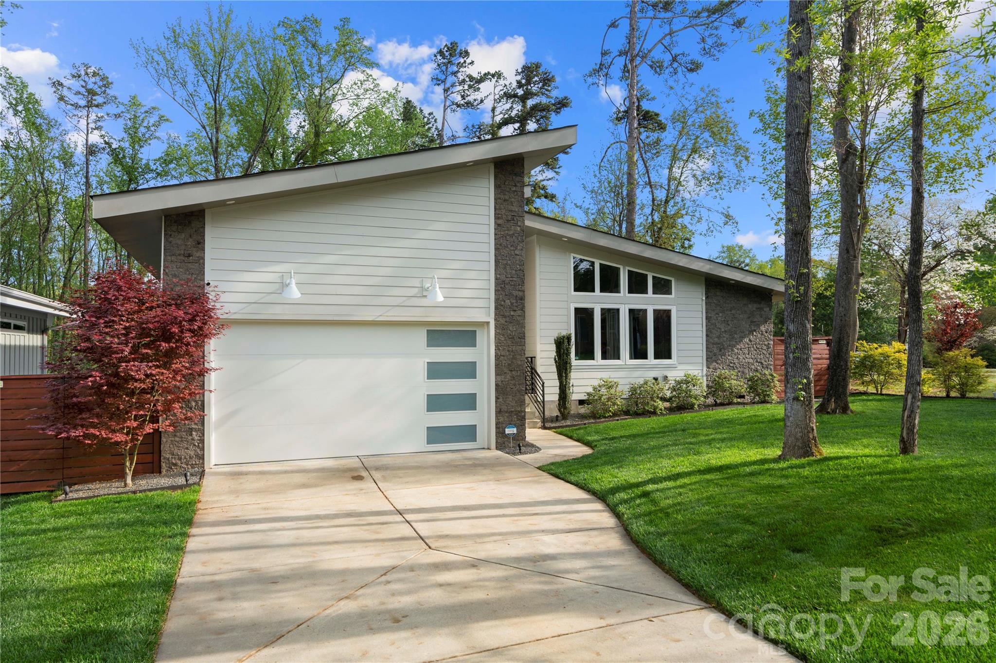 1852 Lakedell Drive Property Photo 4