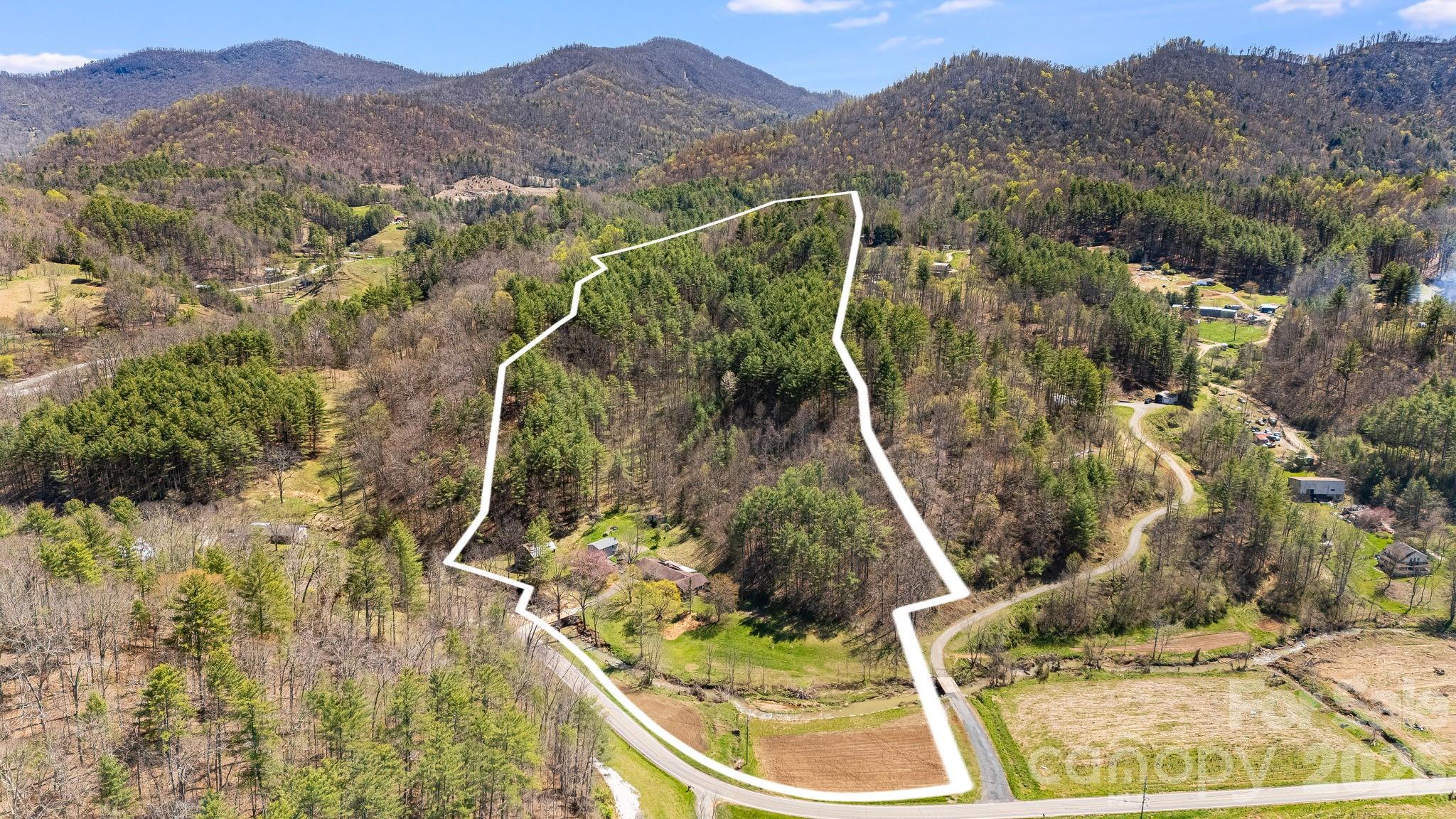 6334 Jacks Creek Road Property Photo 2