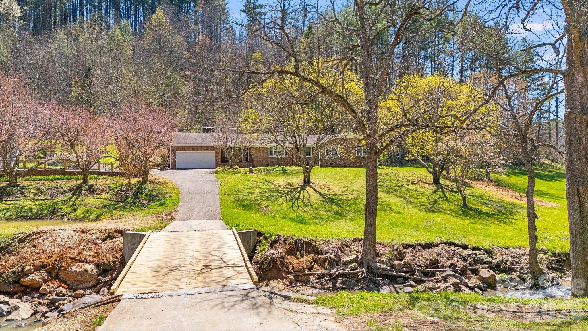 6334 Jacks Creek Road Property Photo 4