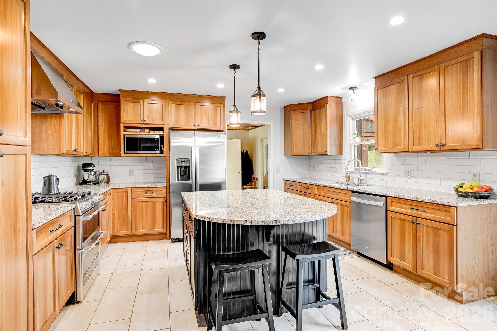 6334 Jacks Creek Road Property Photo 12