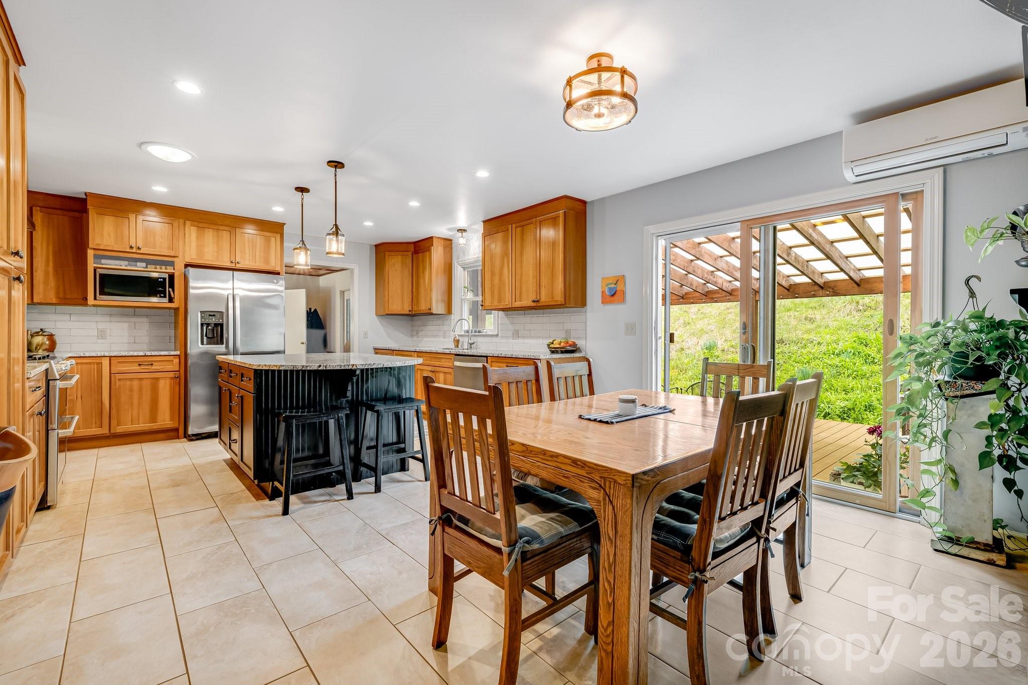 6334 Jacks Creek Road Property Photo 14