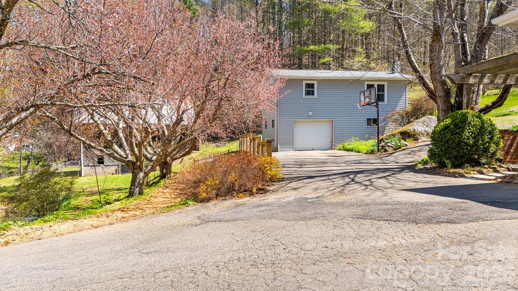 6334 Jacks Creek Road Property Photo 24