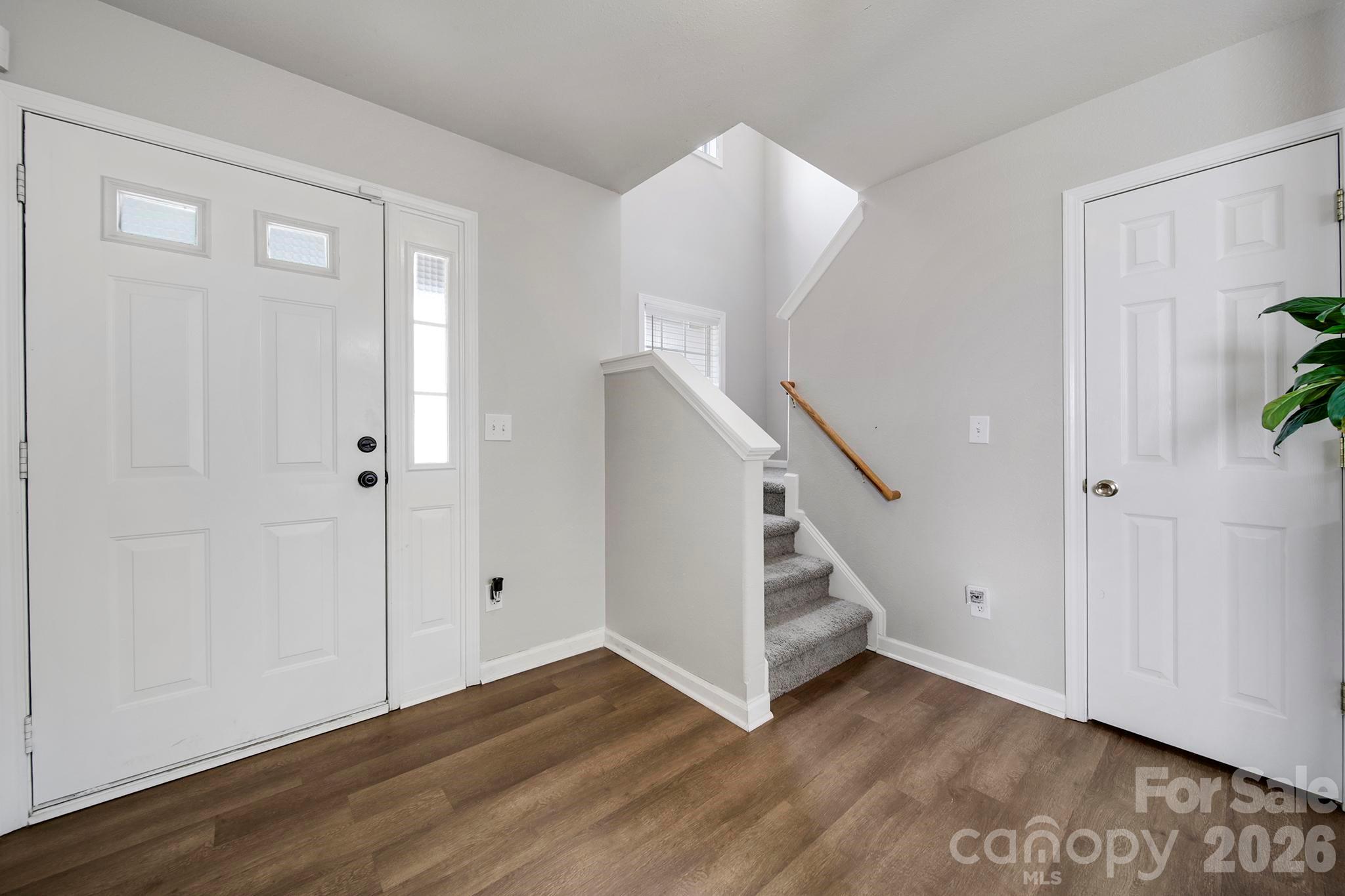 2604 Cochrane Drive Property Photo 4