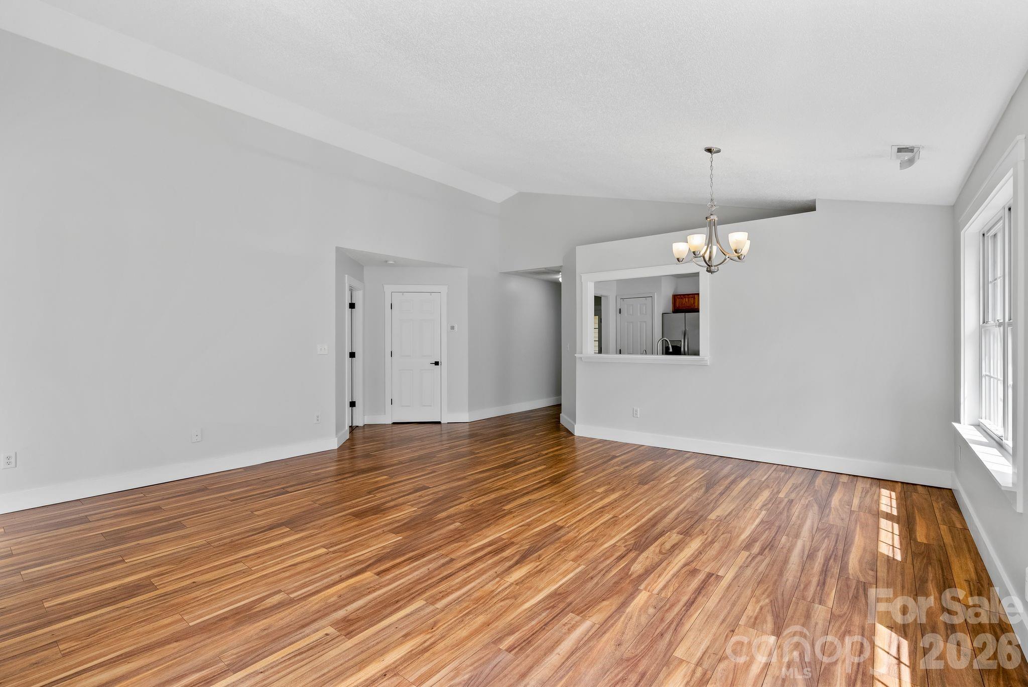 73 Creeks End Circle Property Photo 9