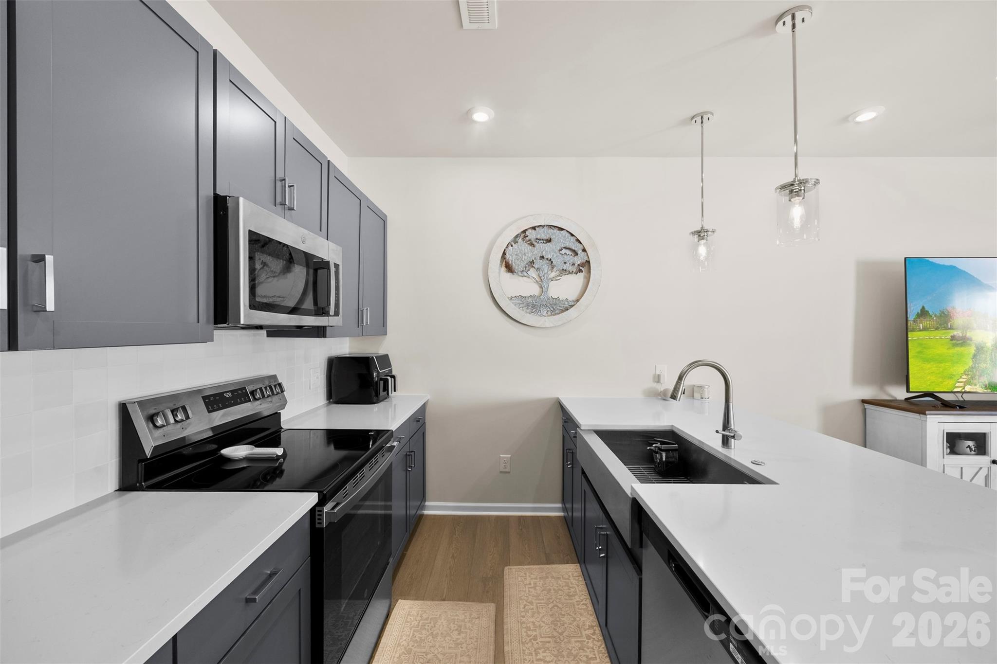 2312 Endeavor Run Property Photo 9