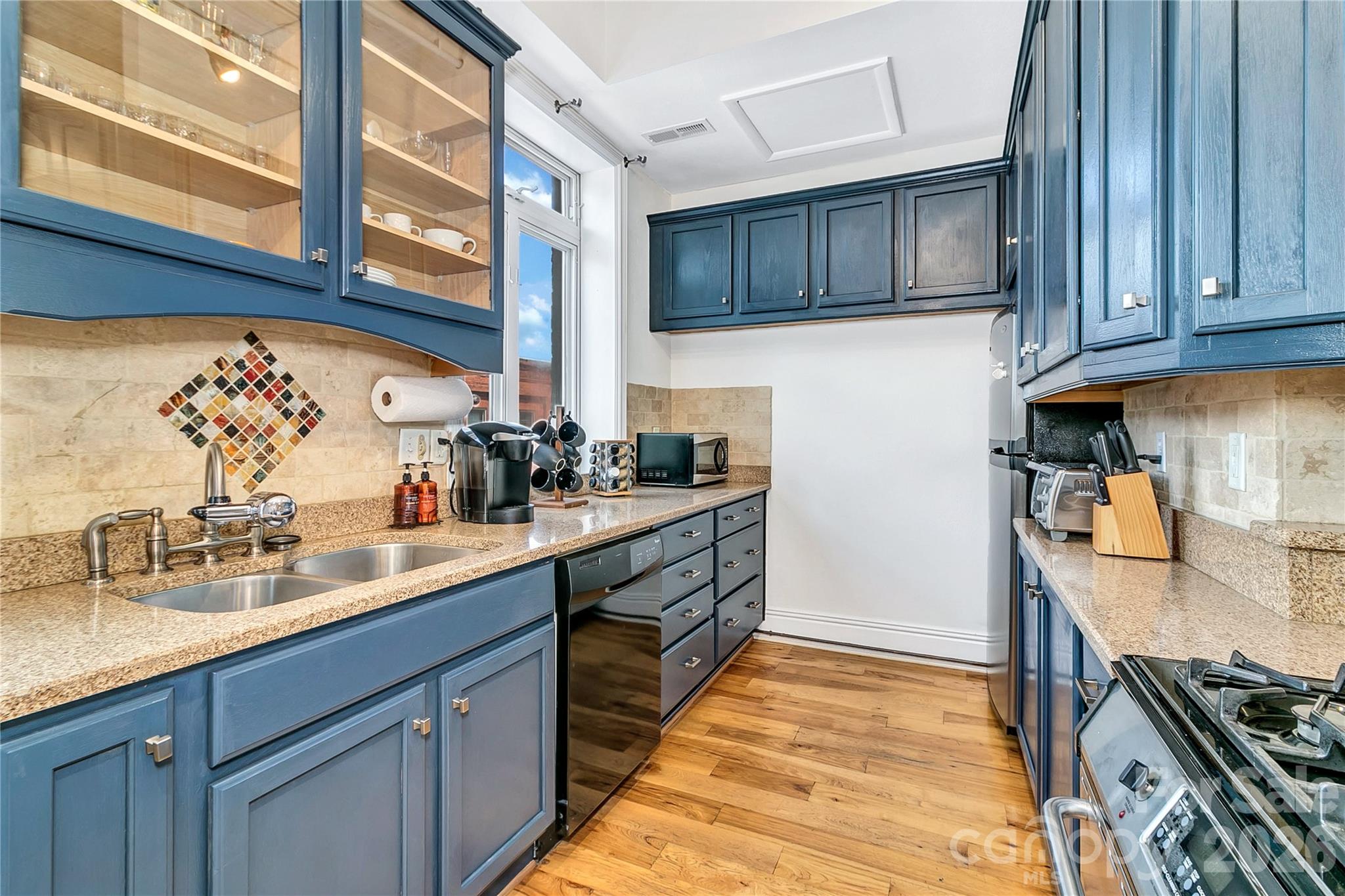 35 Patton Avenue 202 Property Photo 16
