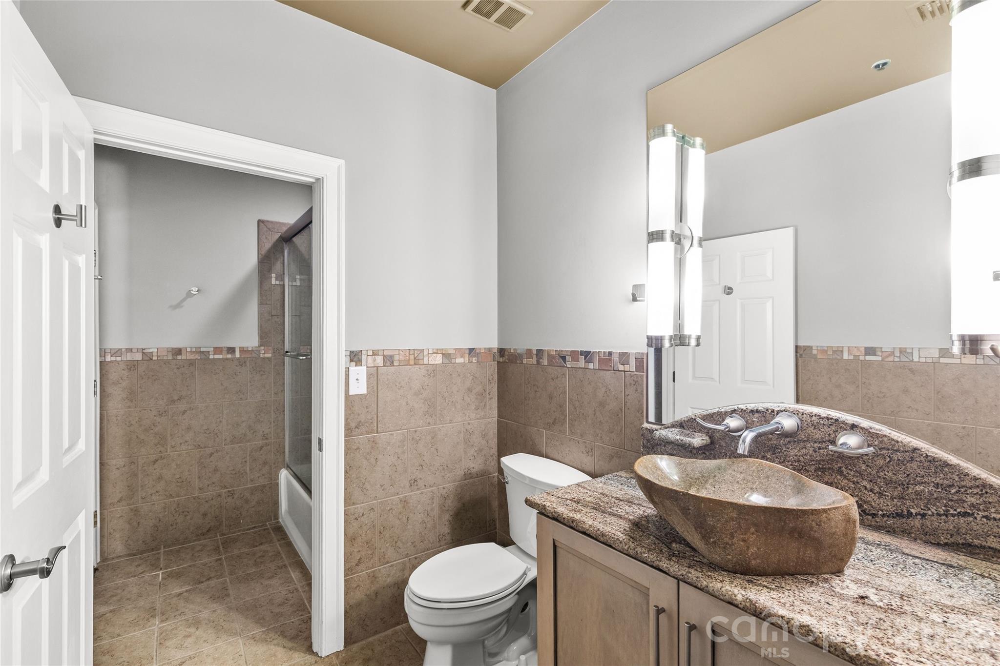 127 N Tryon Street 410 Property Photo 14