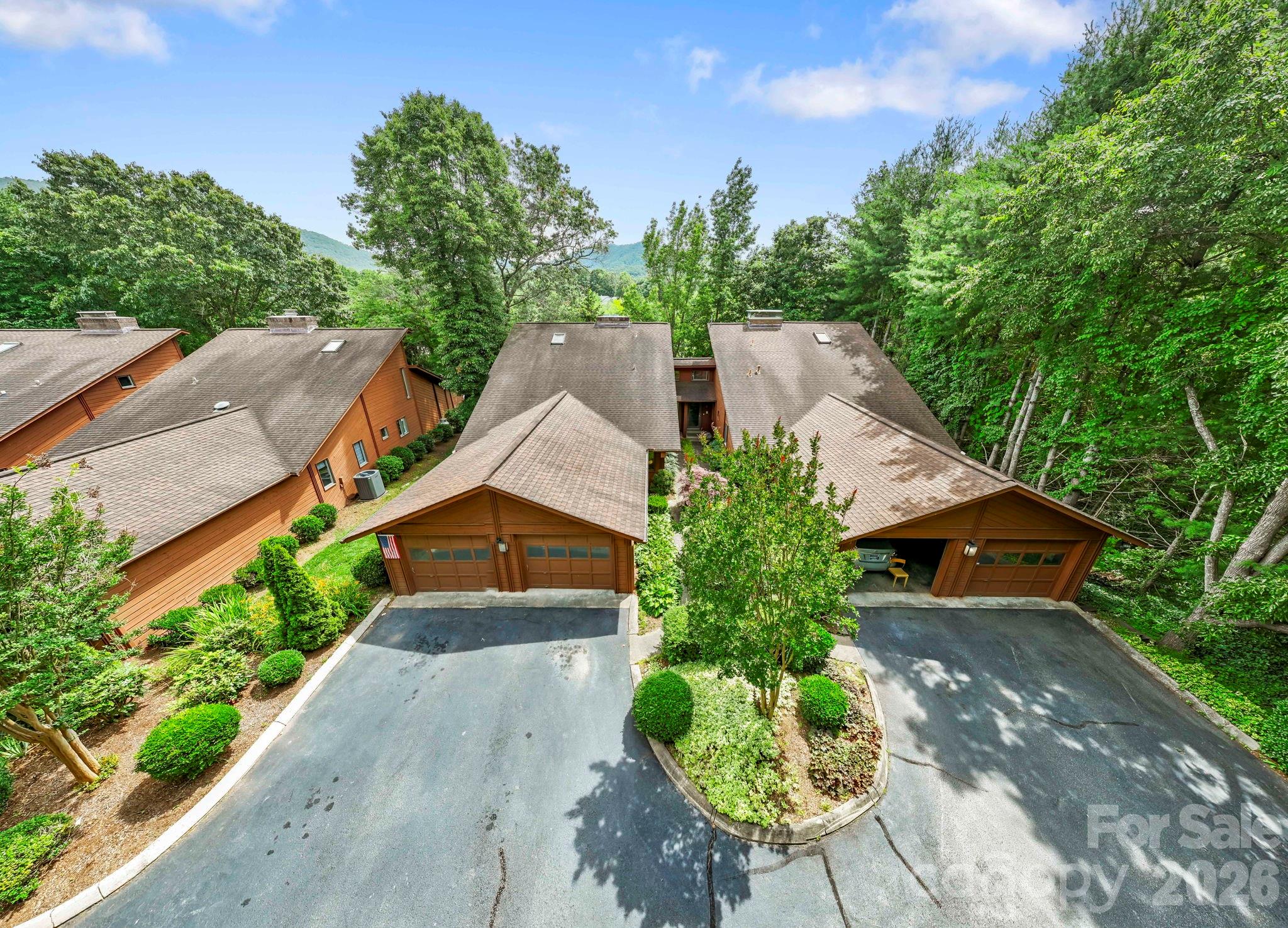 204 Woodfield Drive Property Photo 2