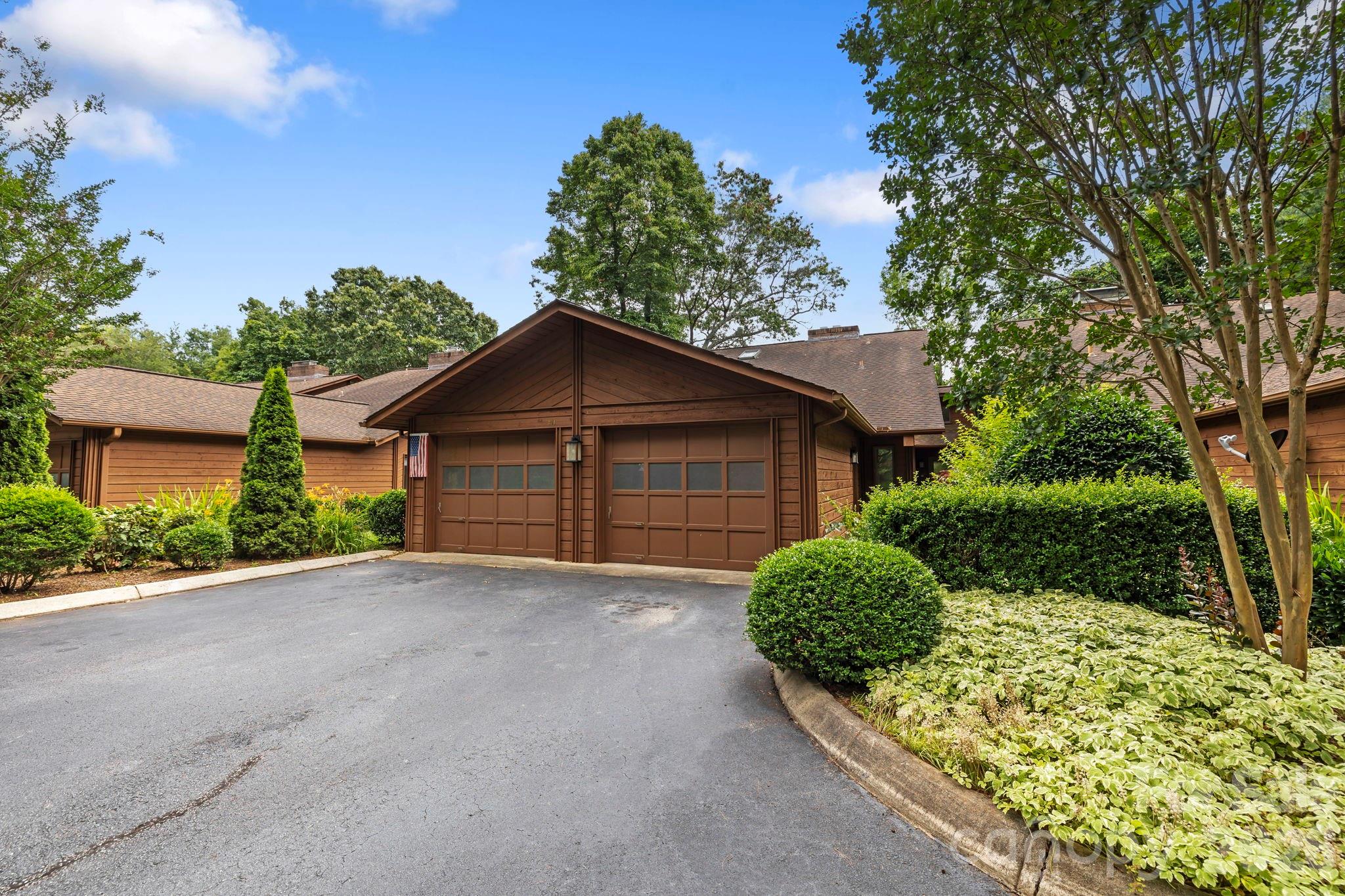 204 Woodfield Drive Property Photo 4