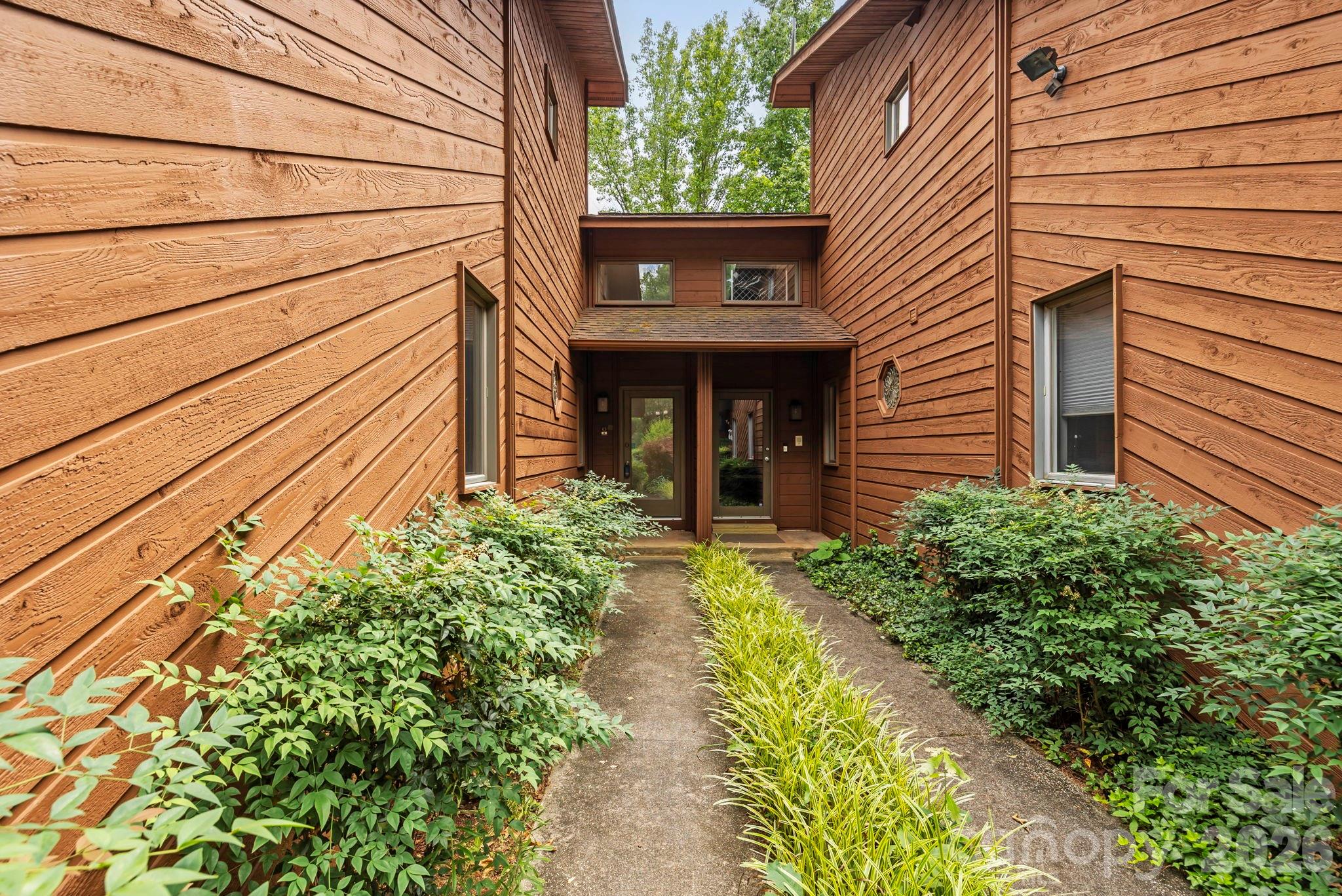 204 Woodfield Drive Property Photo 5
