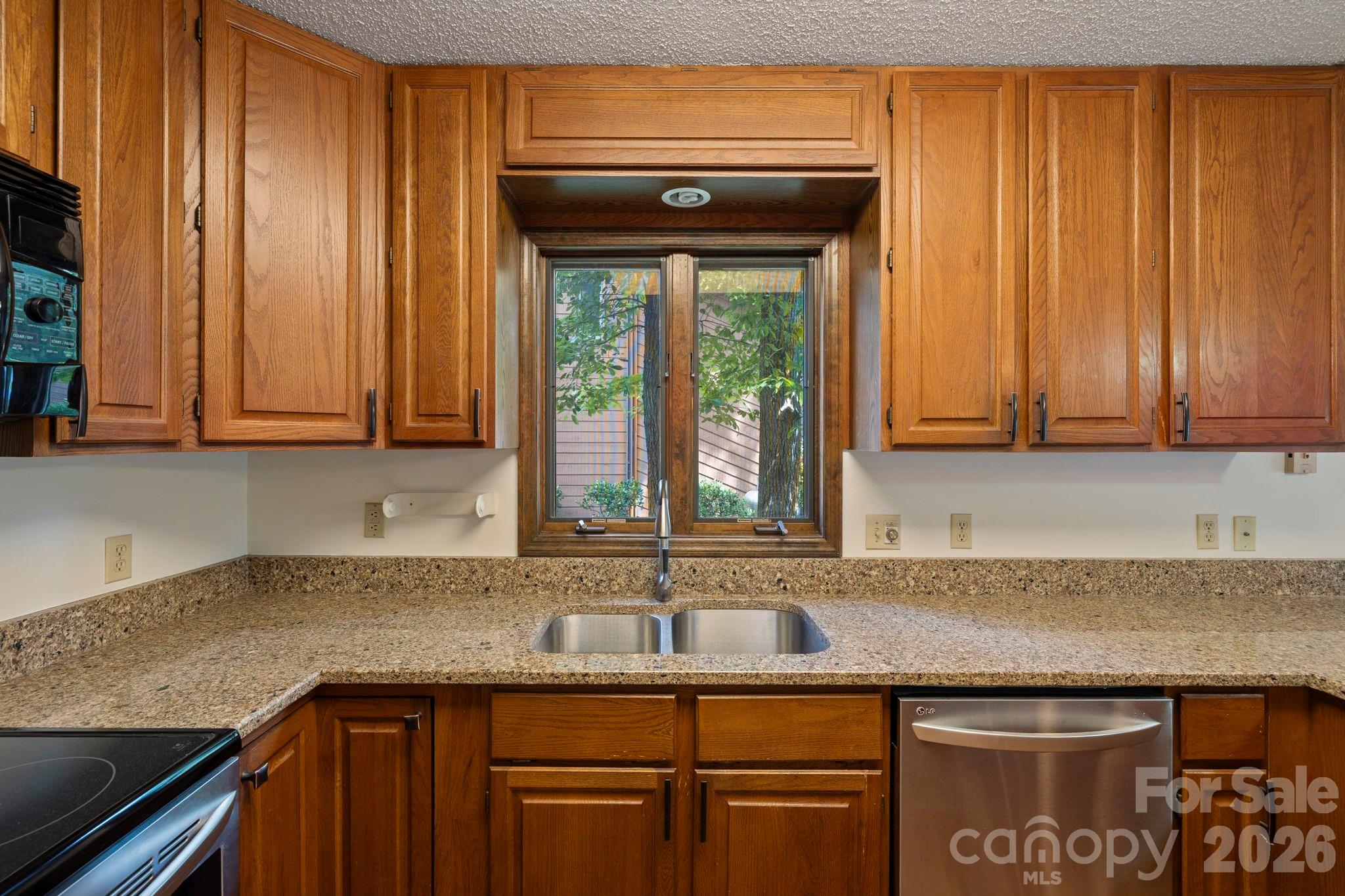 204 Woodfield Drive Property Photo 10