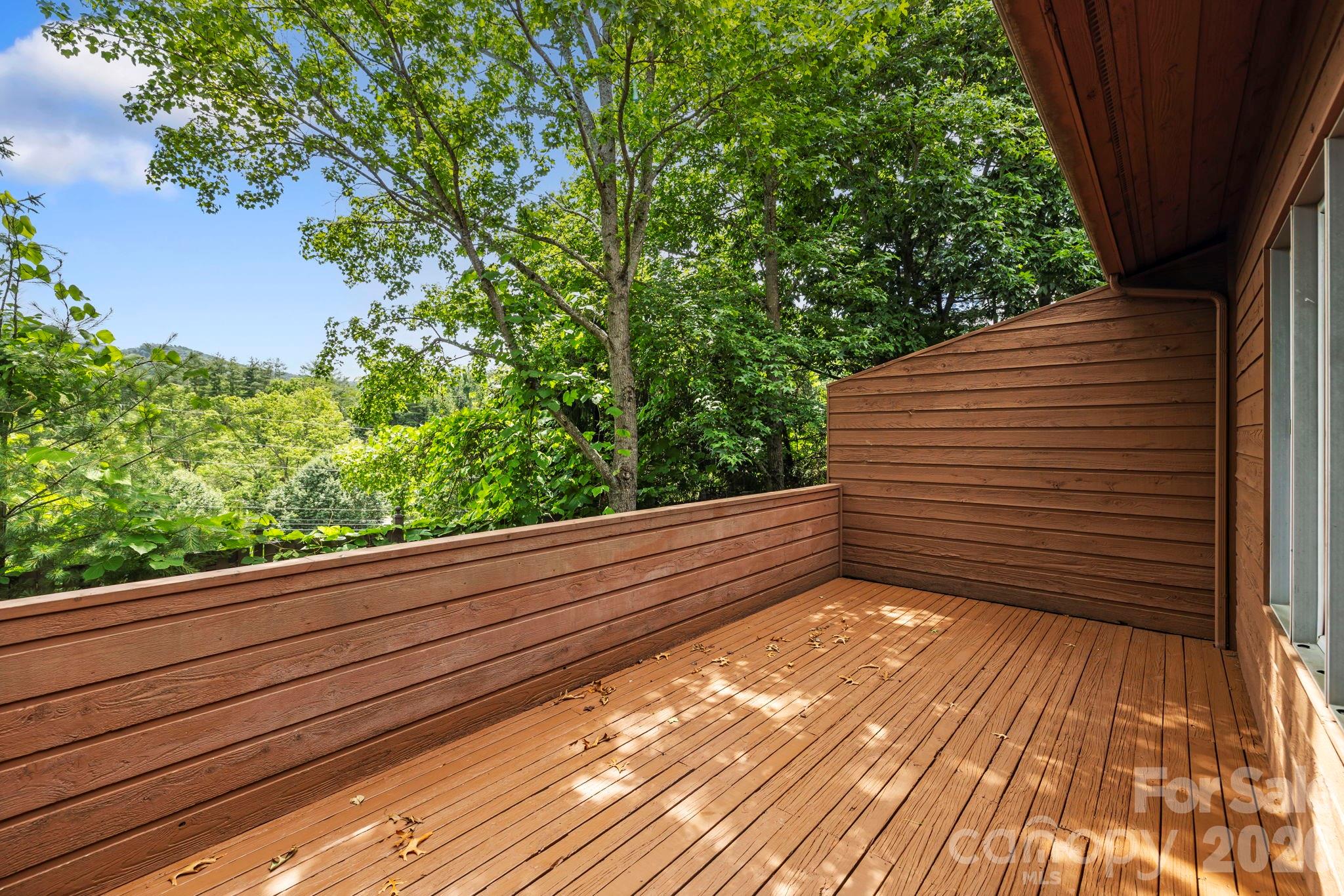 204 Woodfield Drive Property Photo 27