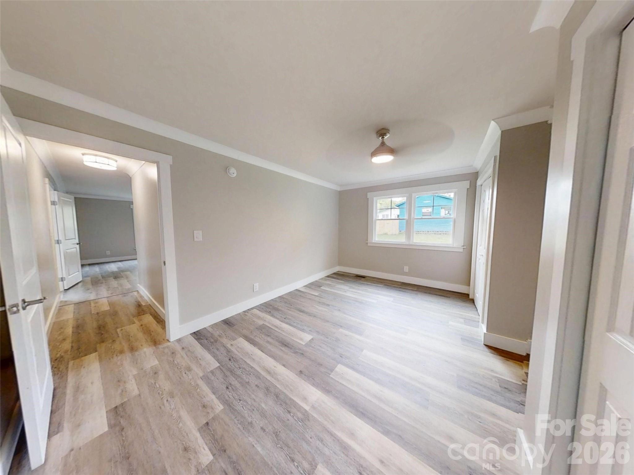 307 W Washington Avenue Property Photo 6