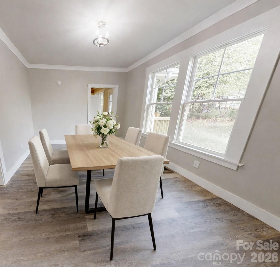 307 W Washington Avenue Property Photo 11