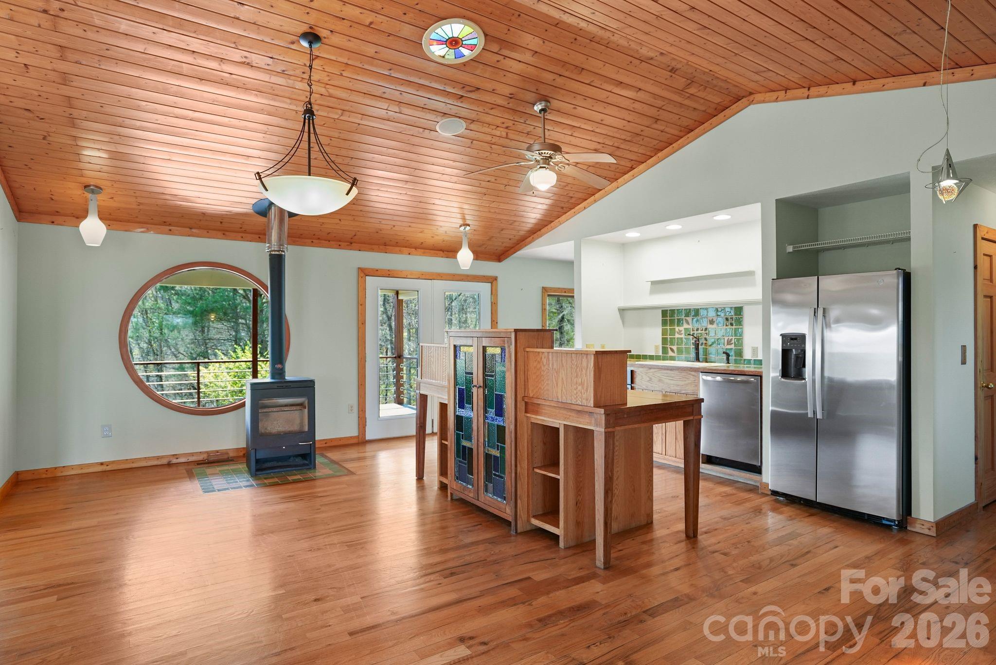 310 Burr Ridge Property Photo 4