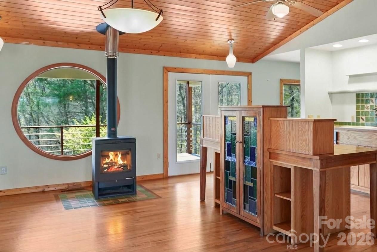 310 Burr Ridge Property Photo 4