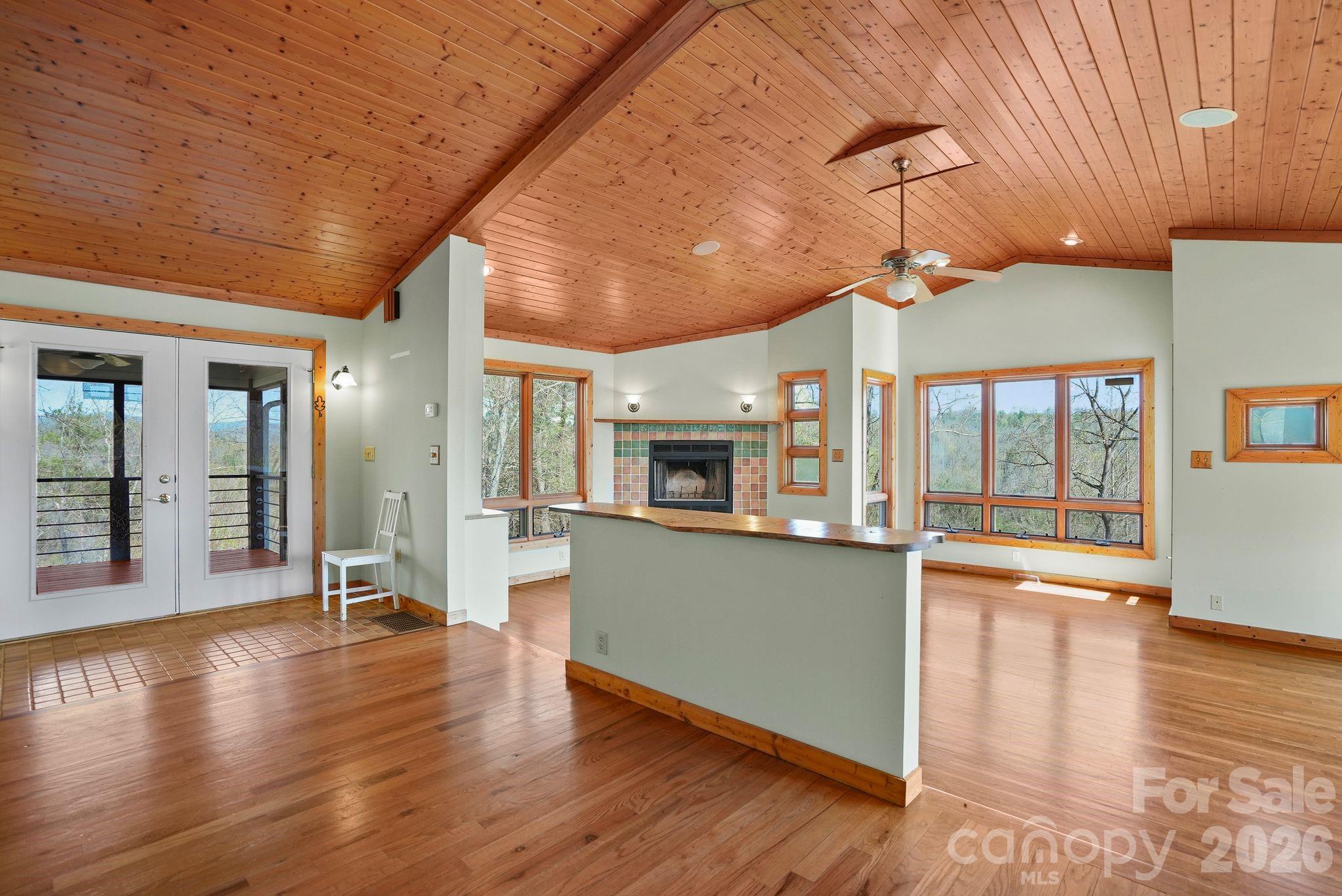 310 Burr Ridge Property Photo 8