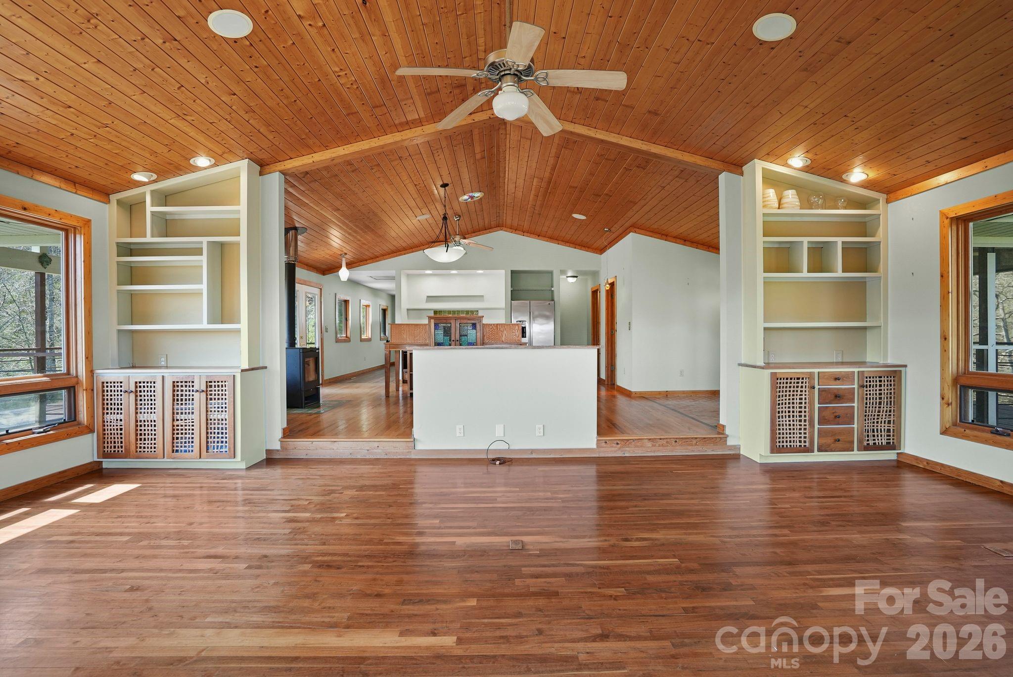 310 Burr Ridge Property Photo 9