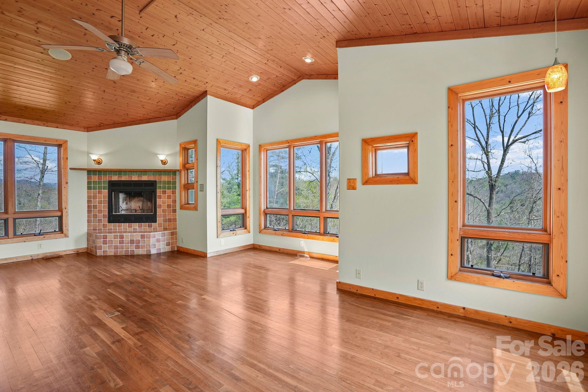 310 Burr Ridge Property Photo 11